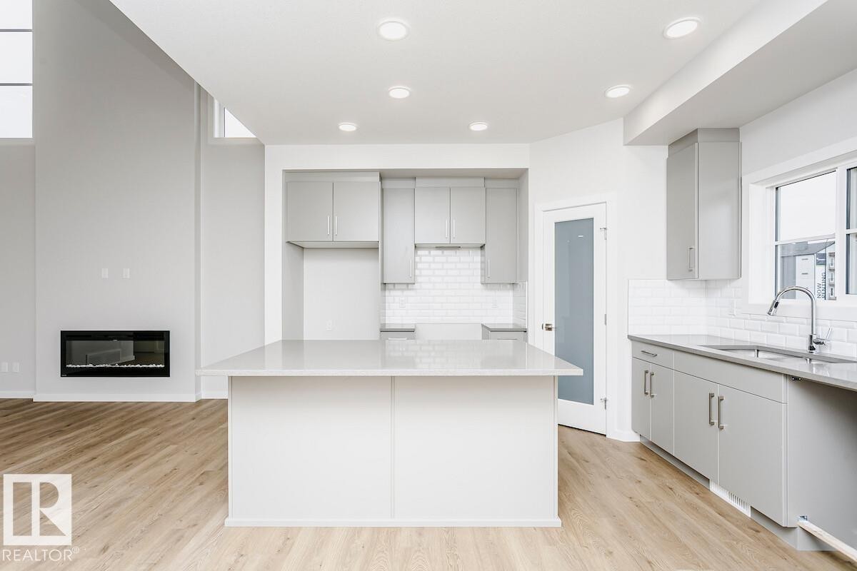 2944 65 Street Sw, Edmonton, AB - Indoor Photo Showing Kitchen With Upgraded Kitchen