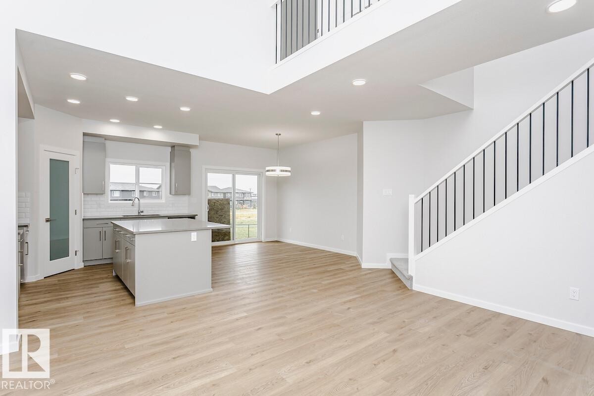 2944 65 Street Sw, Edmonton, AB - Indoor