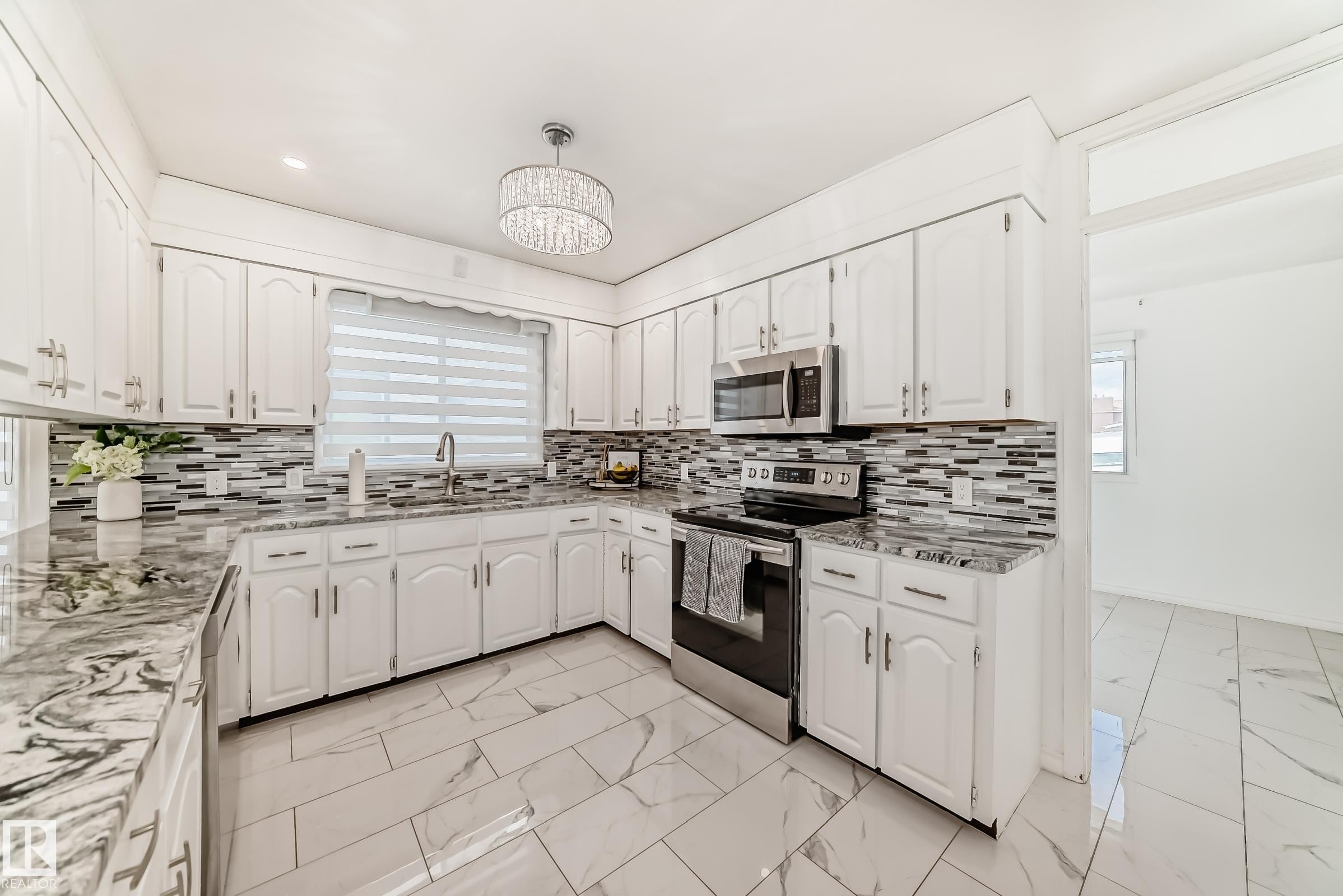9815 159 Avenue, Edmonton, AB