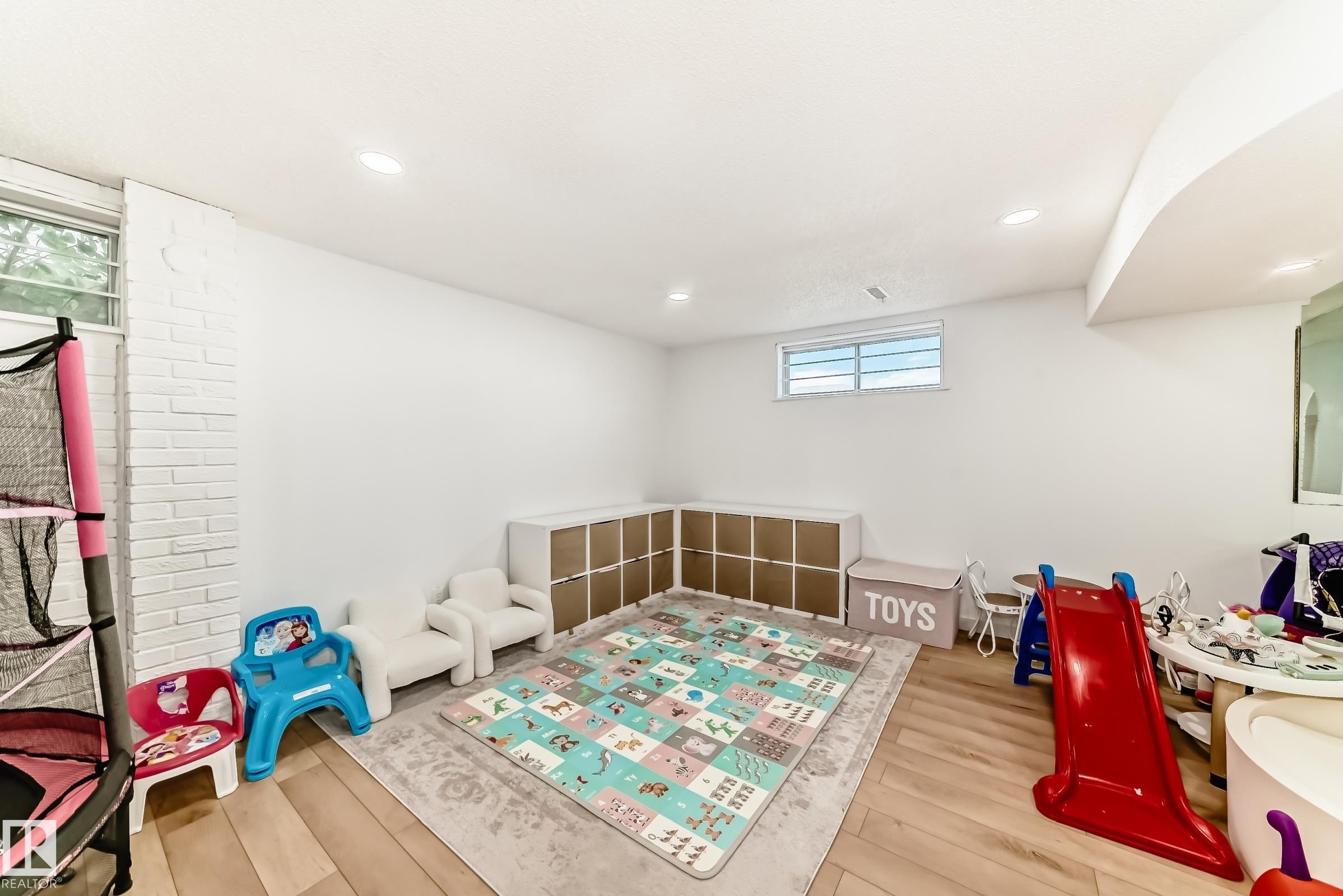 9815 159 Avenue, Edmonton, AB