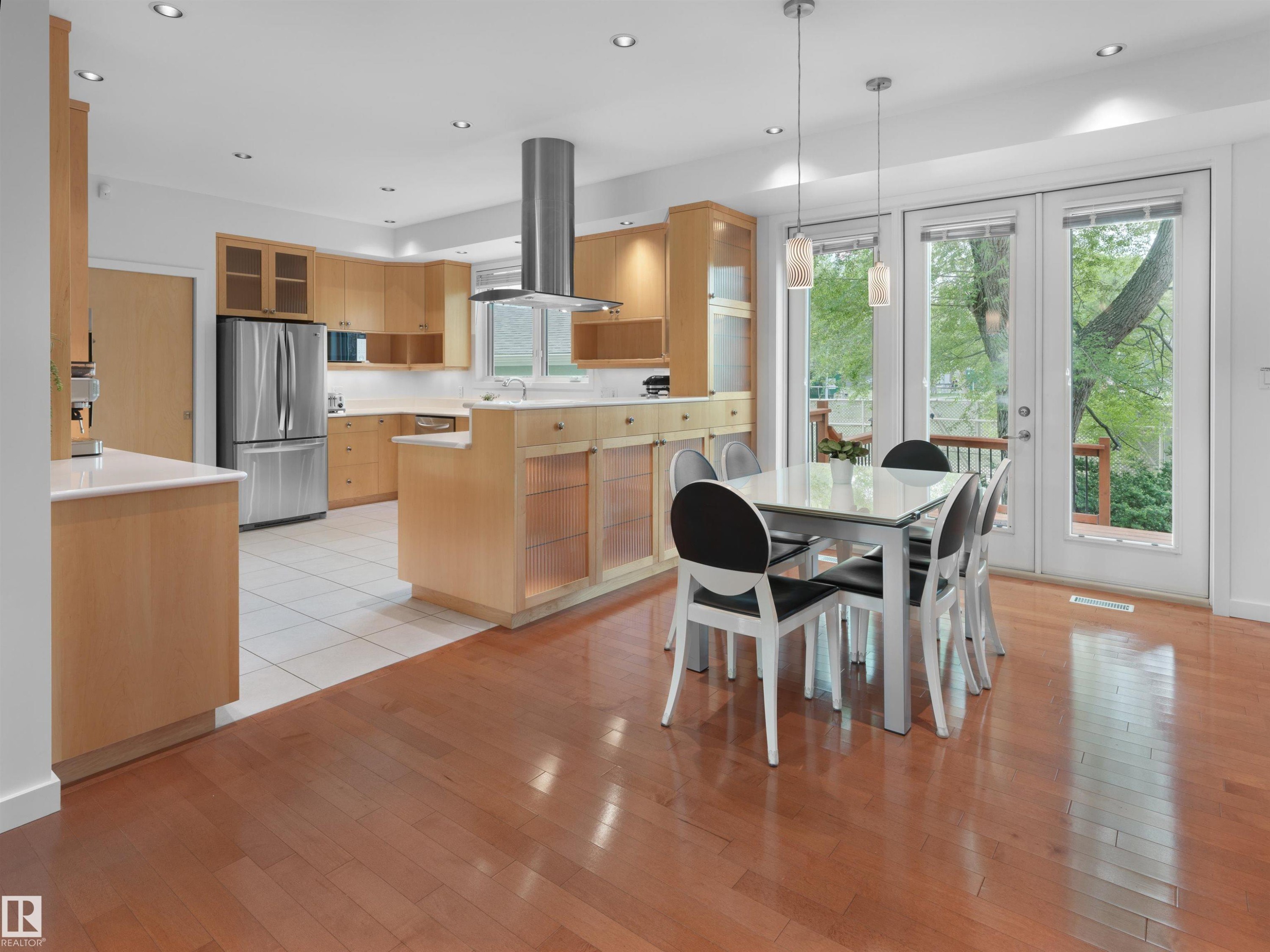 11131 75 Avenue, Edmonton, AB