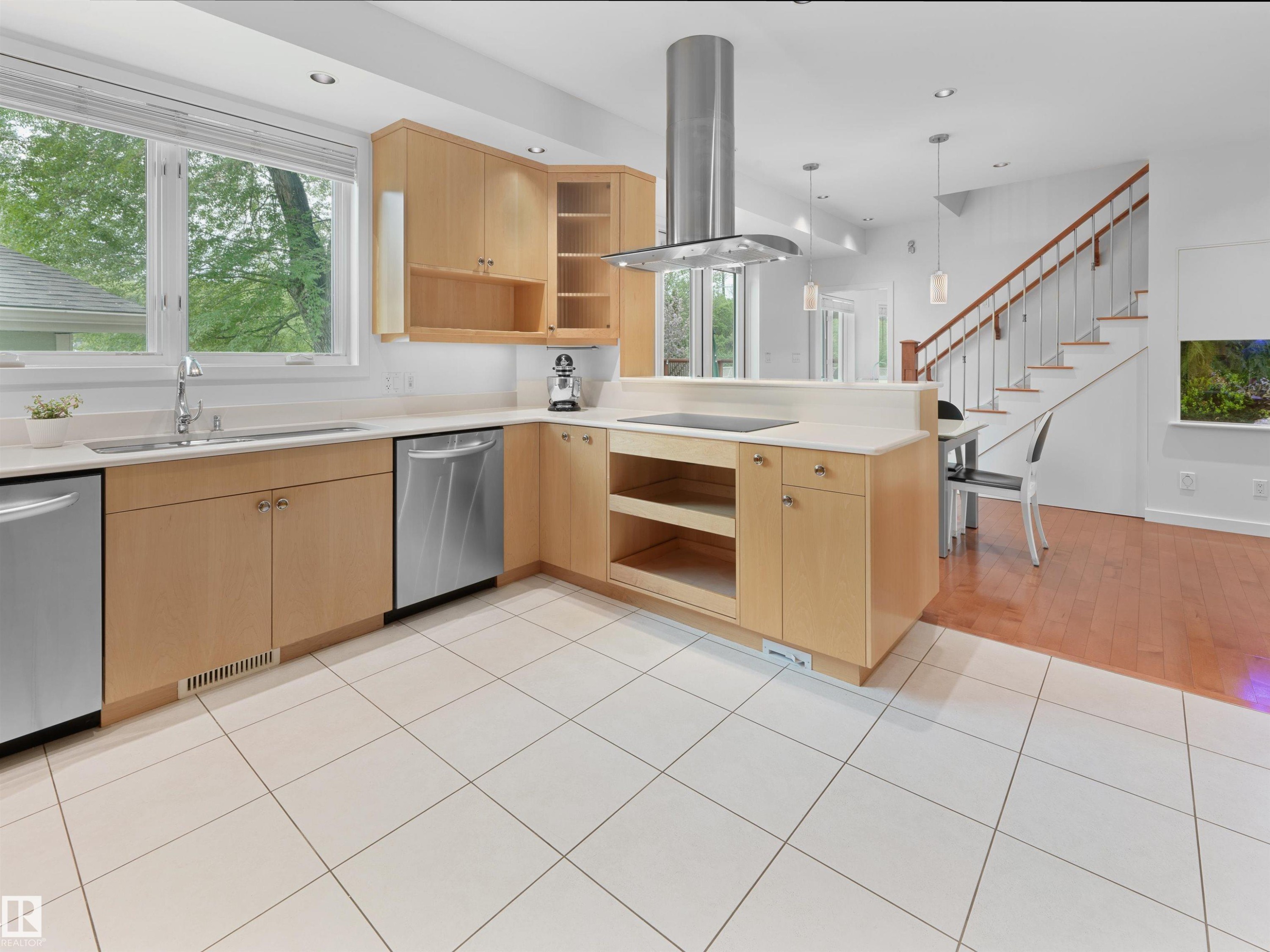 11131 75 Avenue, Edmonton, AB