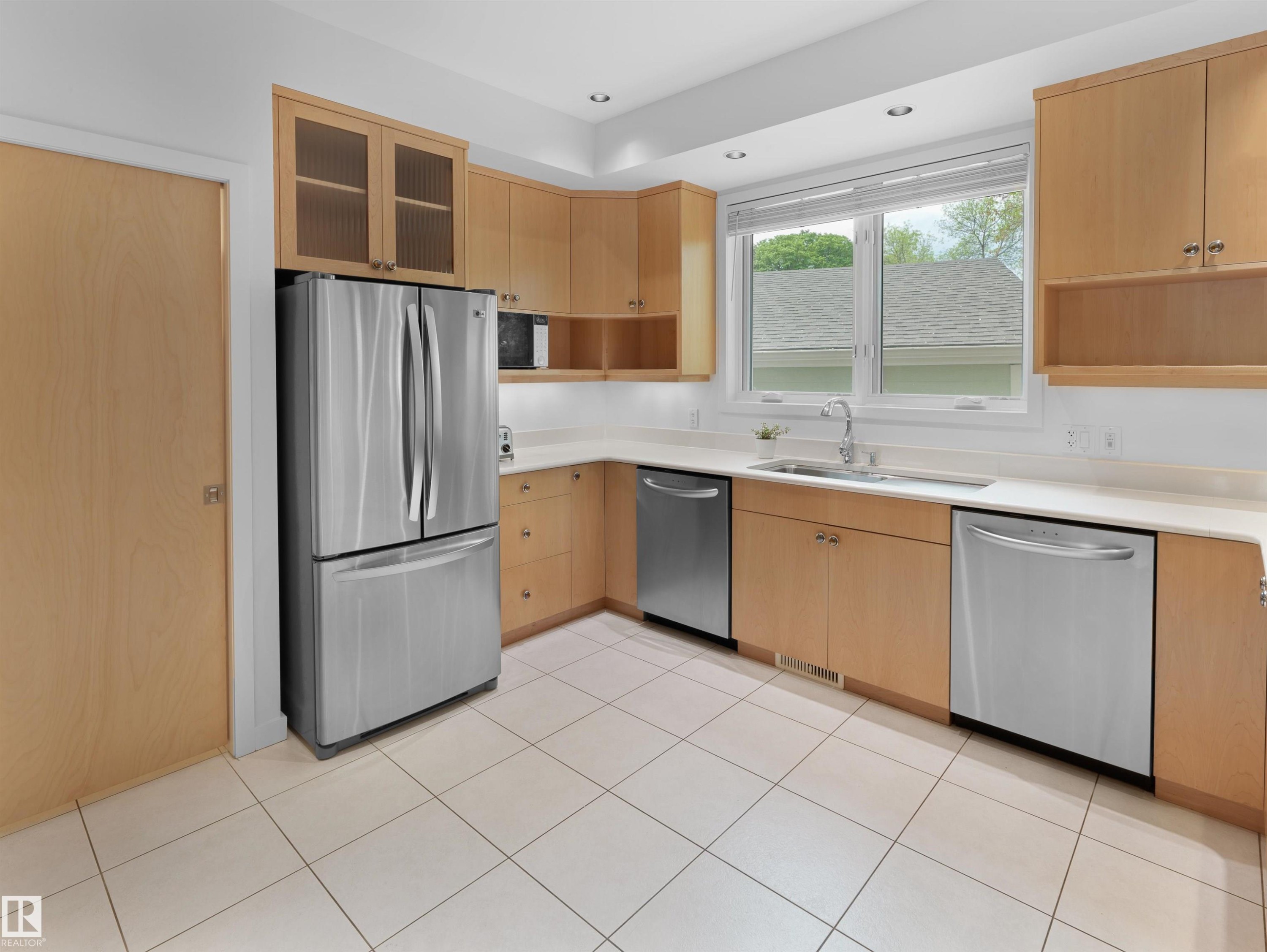 11131 75 Avenue, Edmonton, AB
