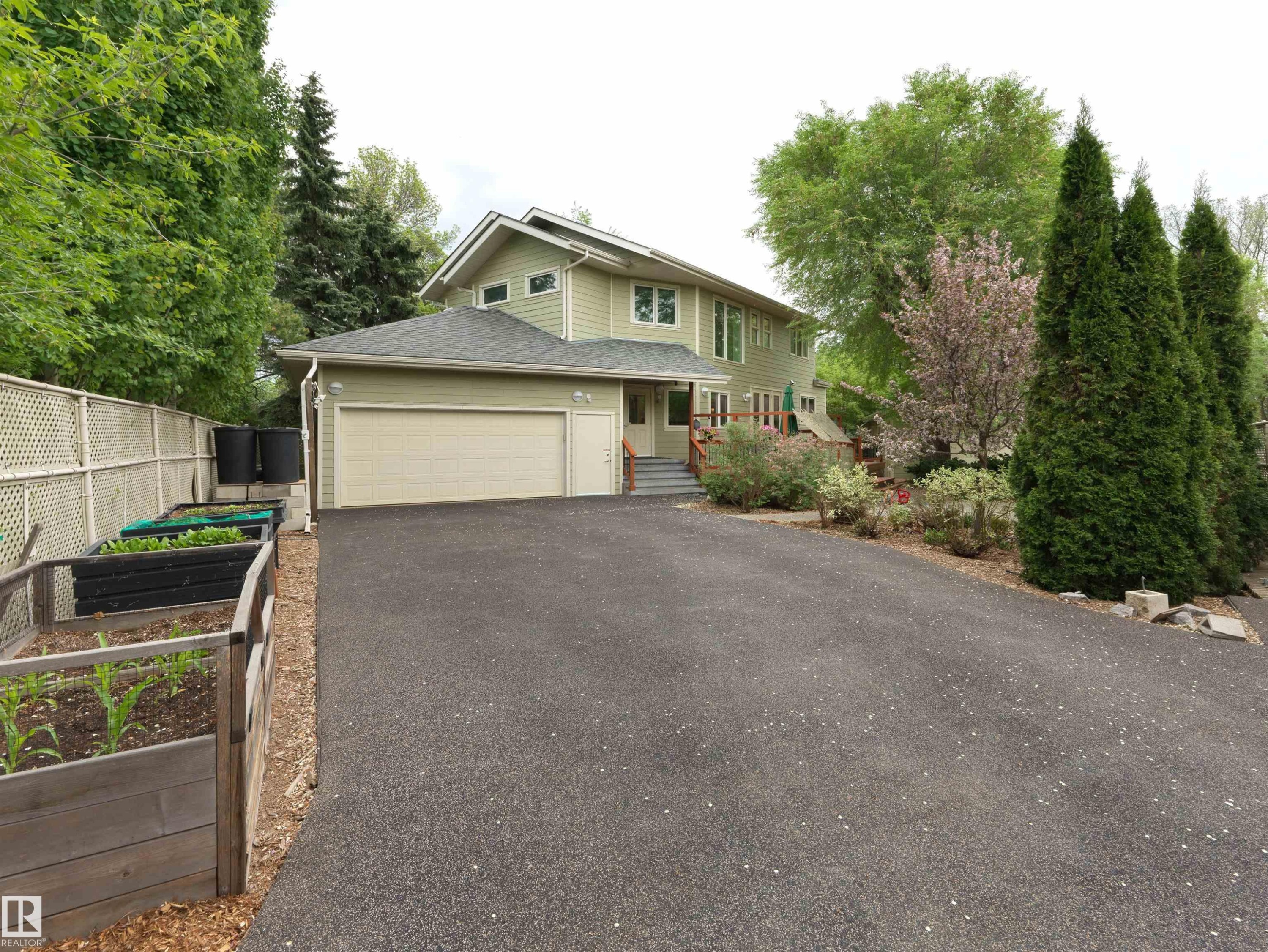 11131 75 Avenue, Edmonton, AB