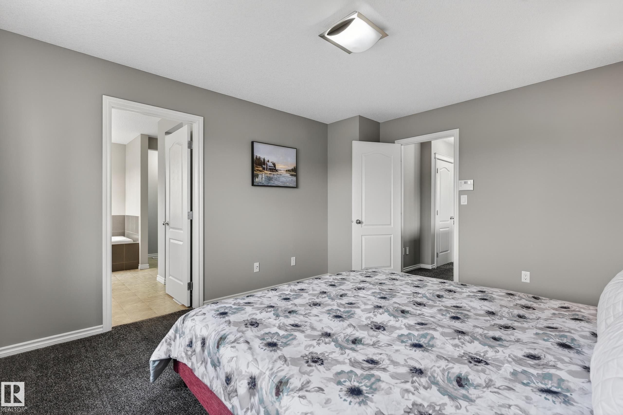 9515 221 Street, Edmonton, AB