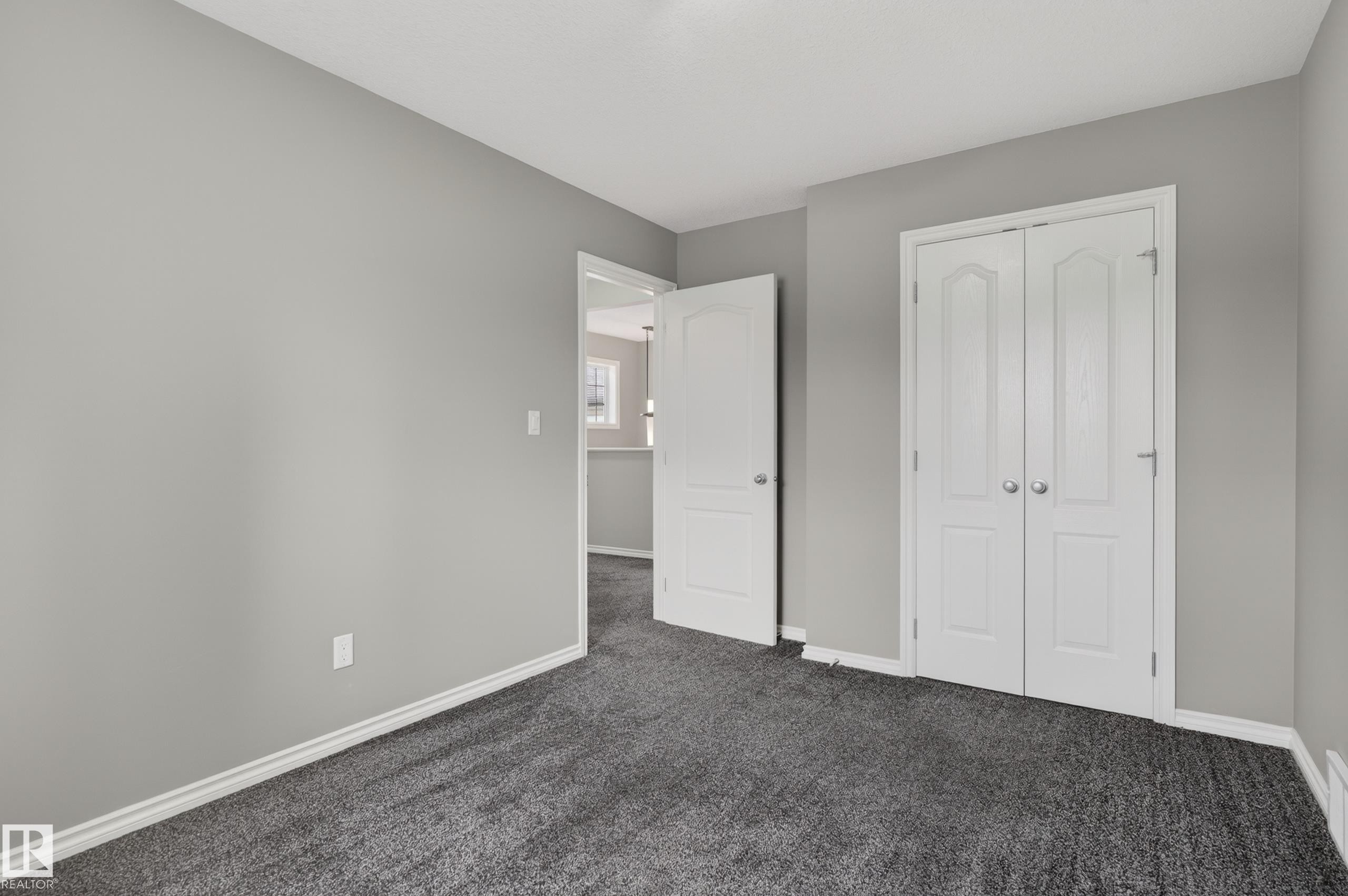 9515 221 Street, Edmonton, AB