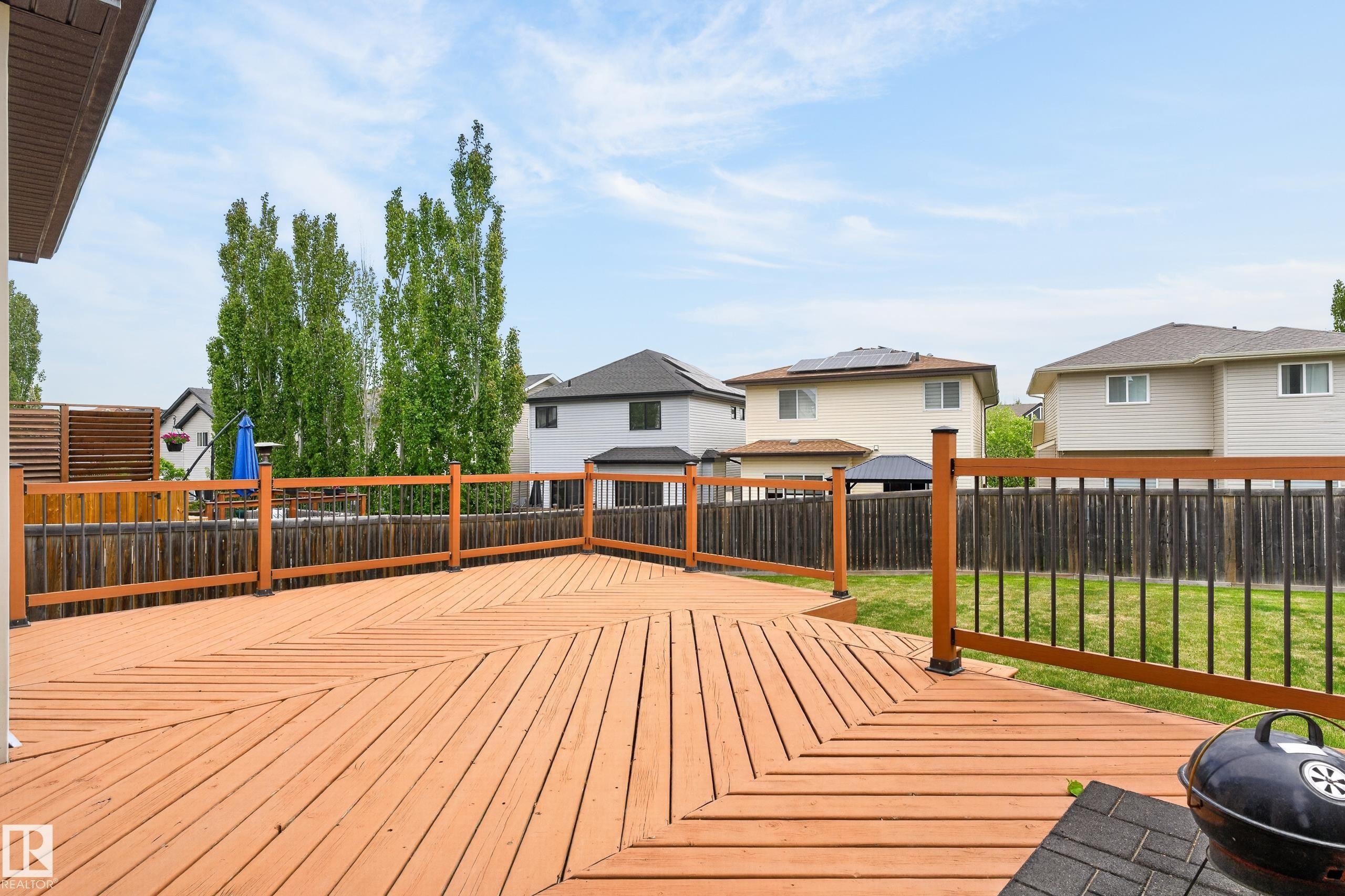 9515 221 Street, Edmonton, AB