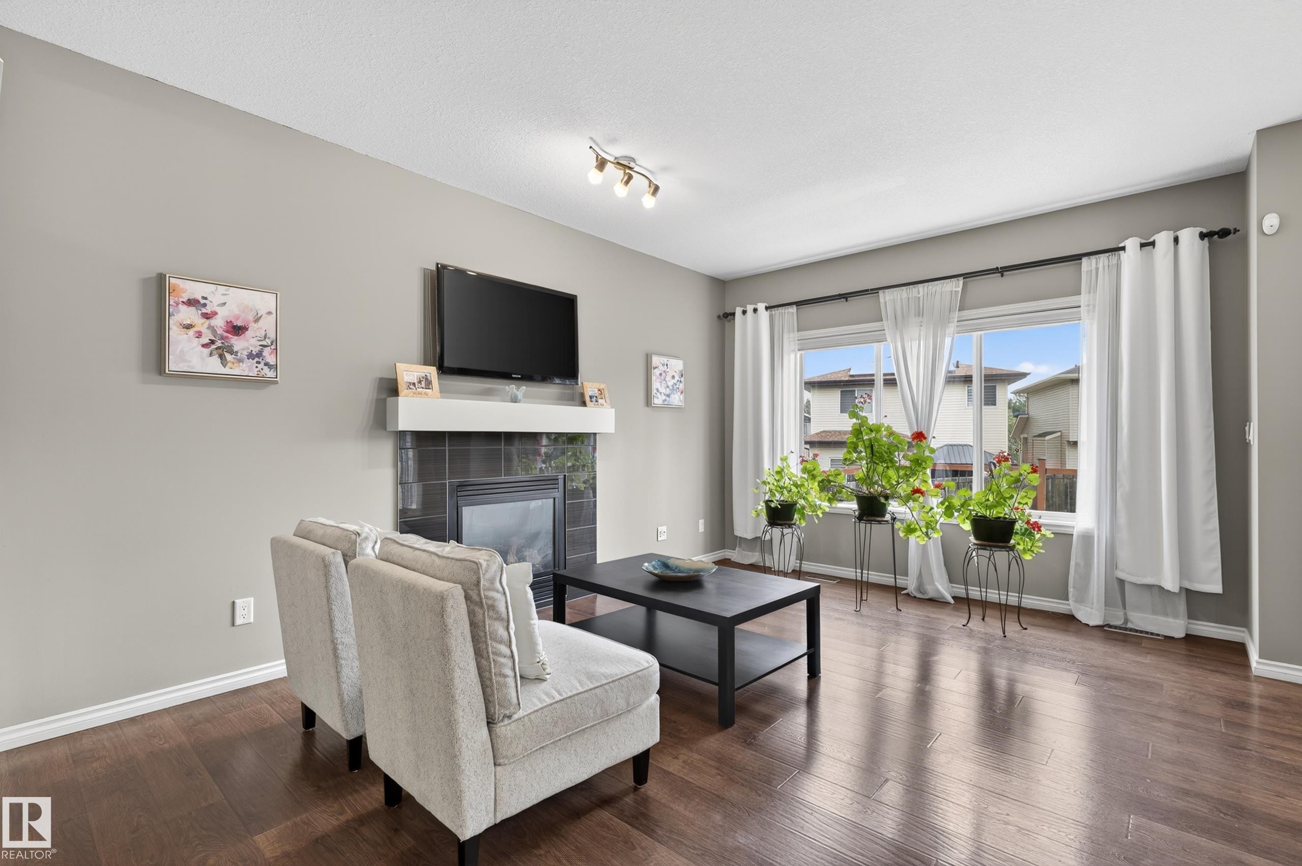 9515 221 Street, Edmonton, AB