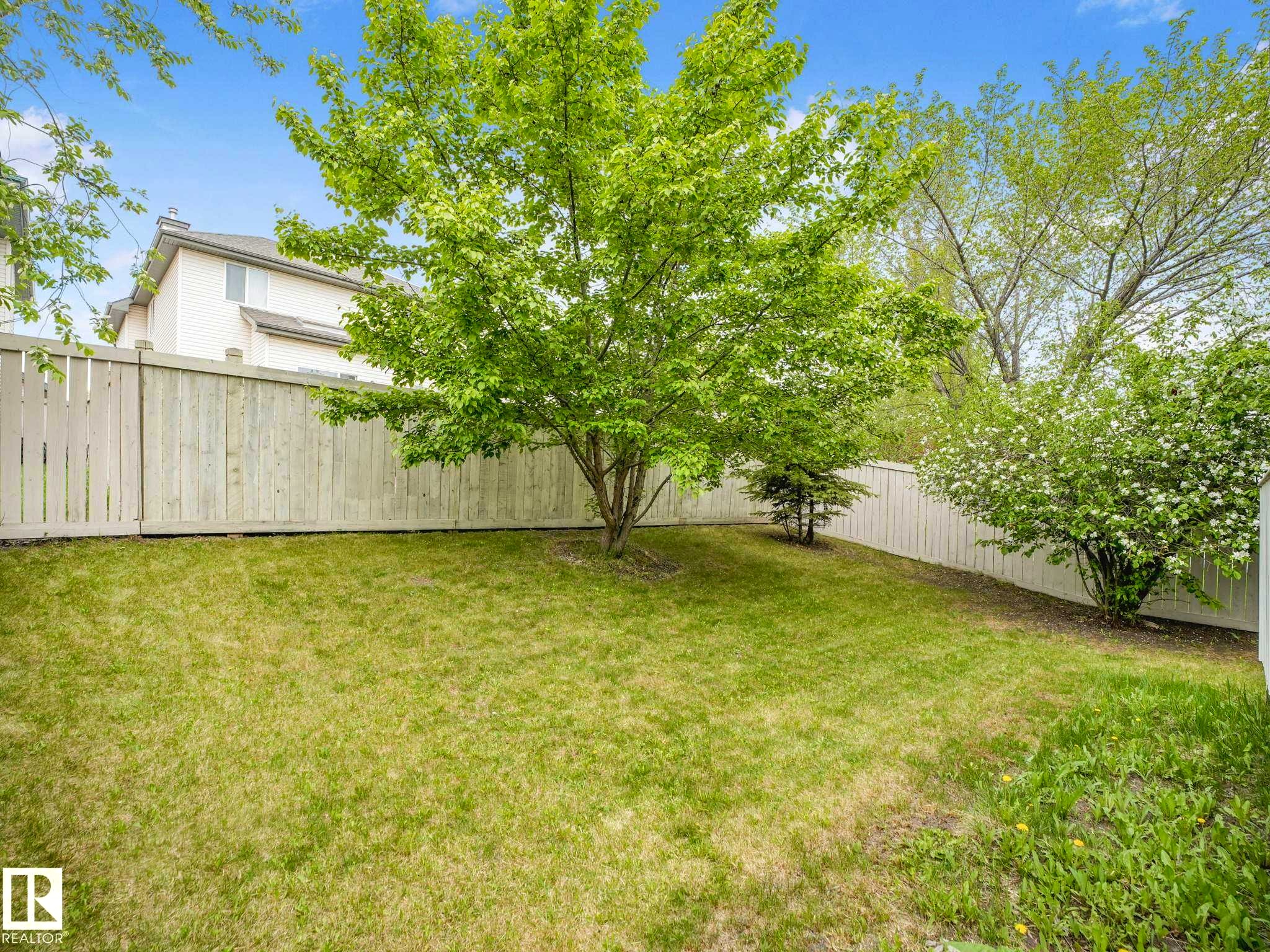 Image quality insufficient for description - 1116 Lincoln Crescent, Edmonton, AB - Outdoor