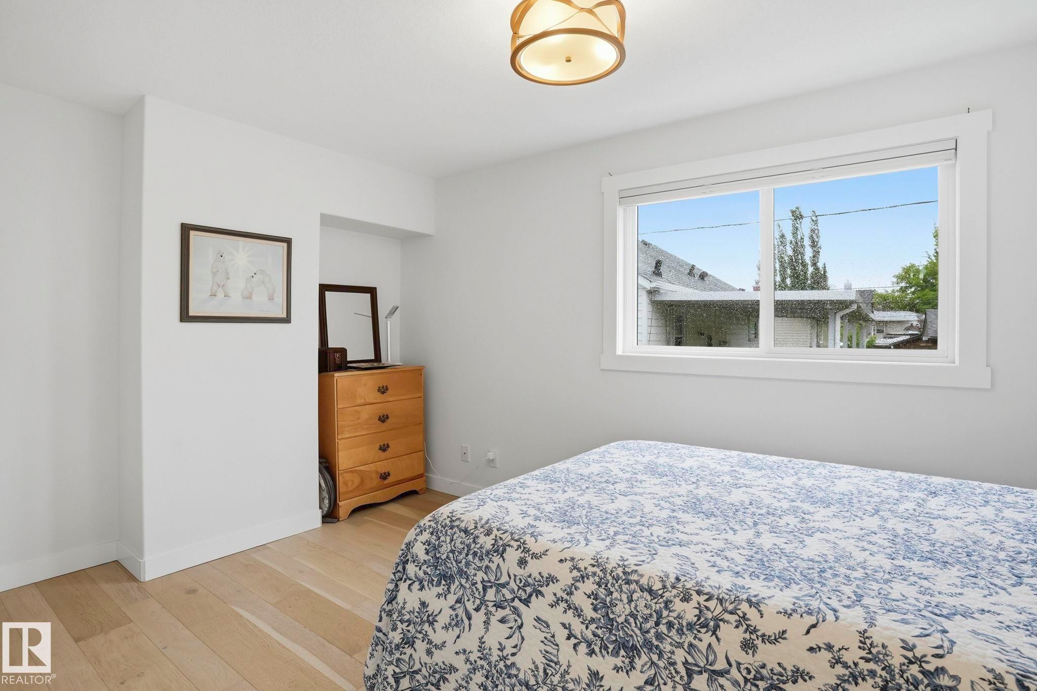 4502 53 Avenue, Leduc, AB - Indoor Photo Showing Bedroom