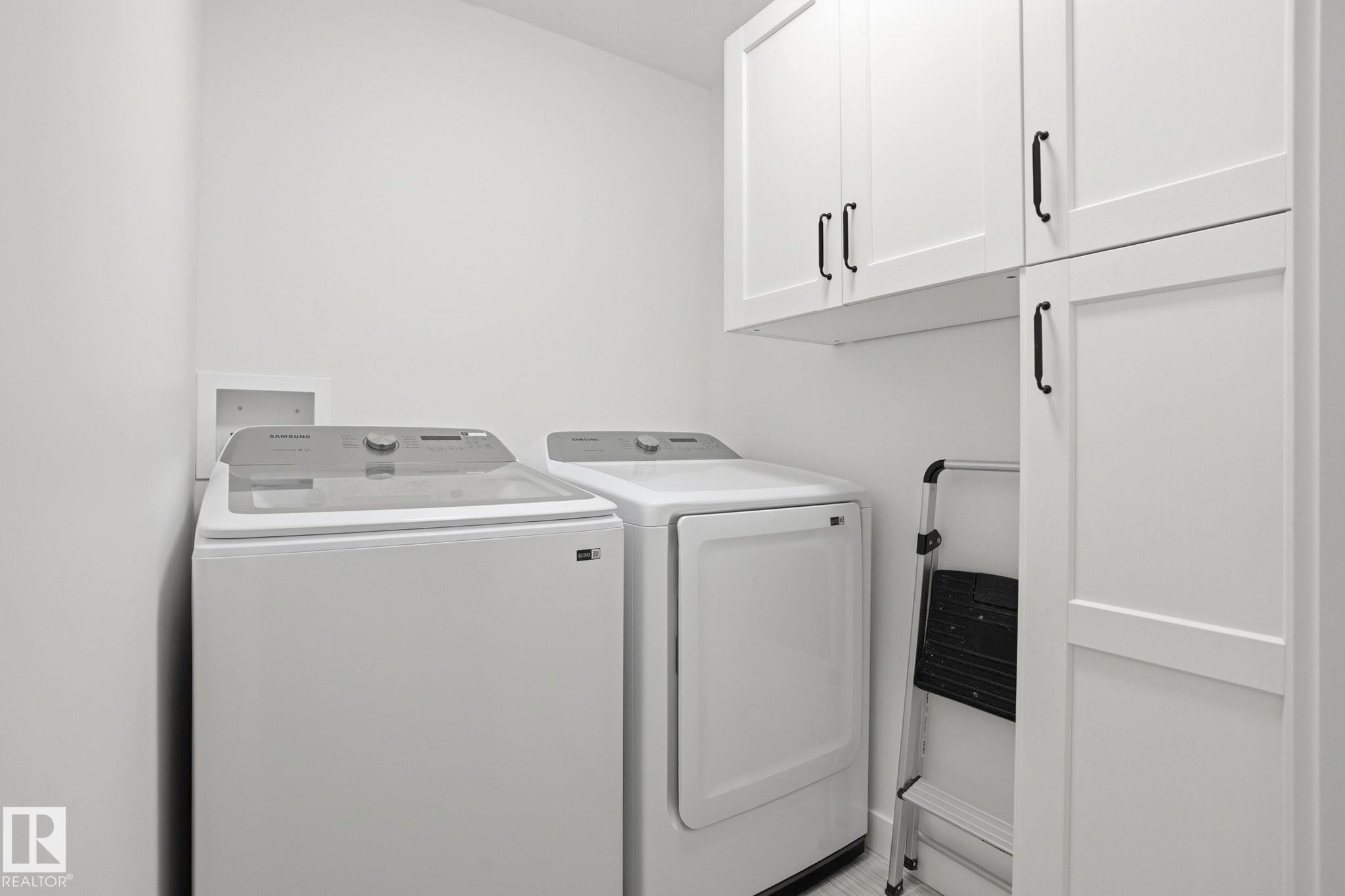 4502 53 Avenue, Leduc, AB - Indoor Photo Showing Laundry Room