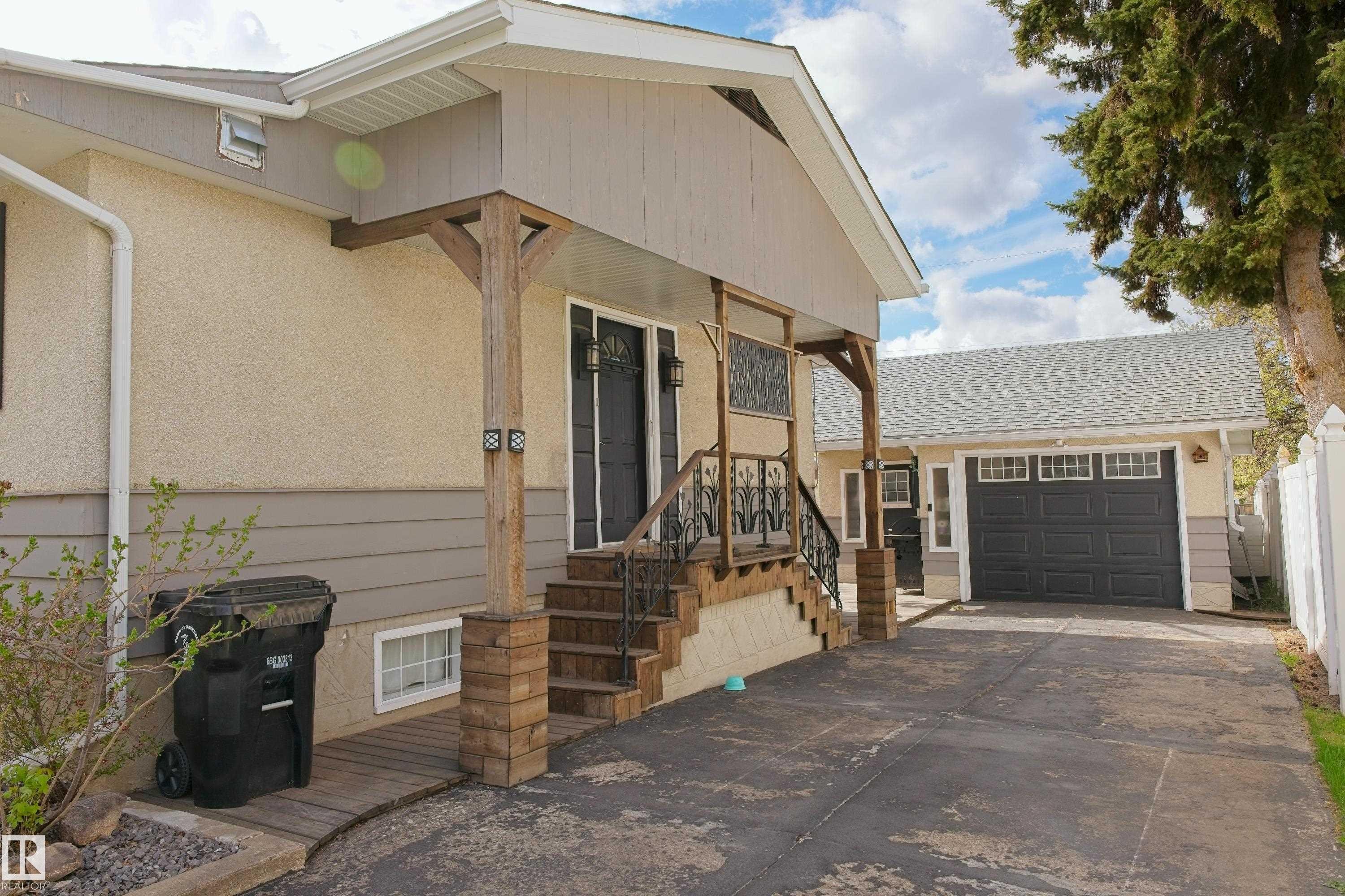 4615 54 Avenue, Barrhead, AB - Outdoor With Exterior