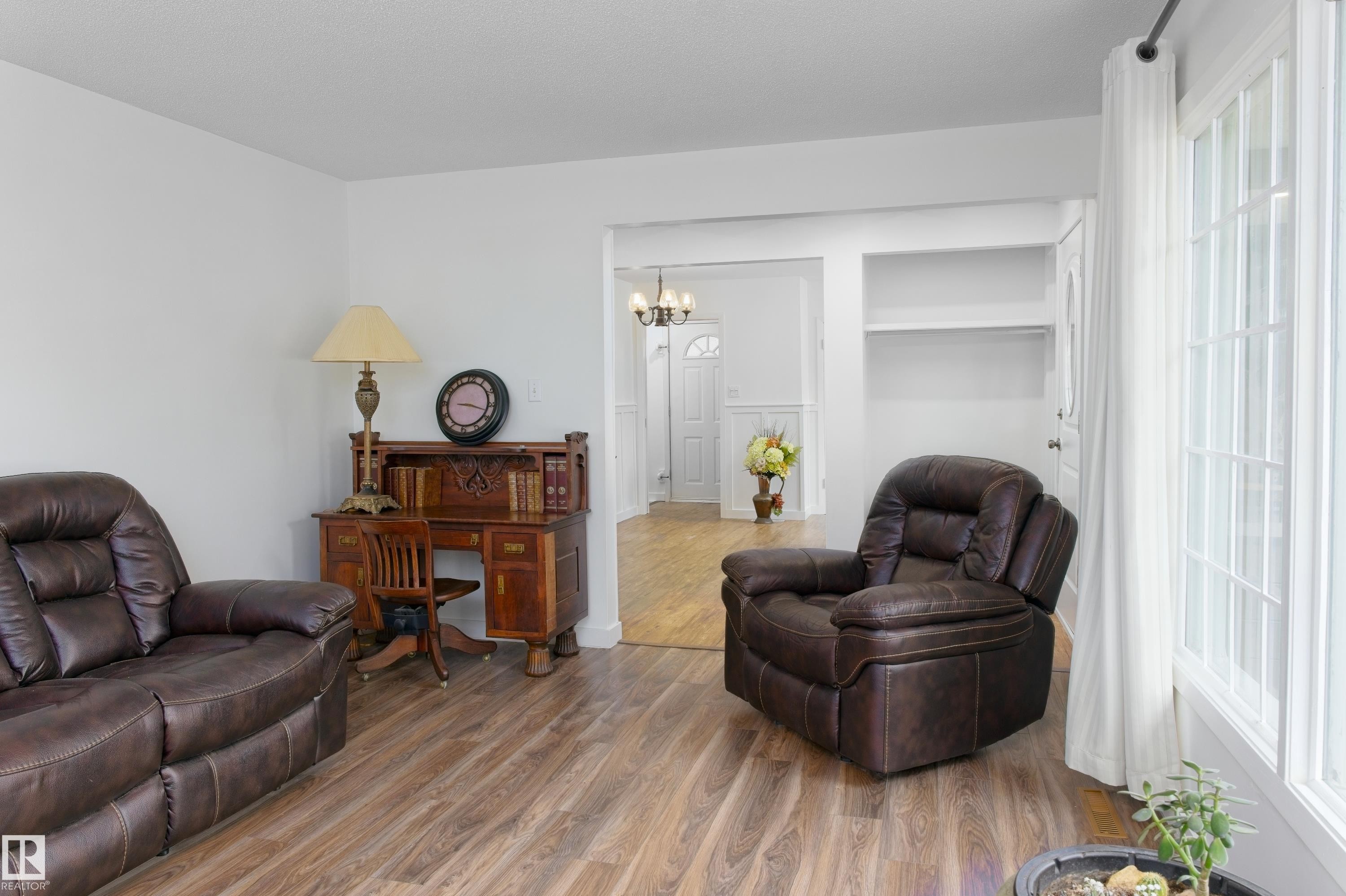 4615 54 Avenue, Barrhead, AB - Indoor Photo Showing Living Room