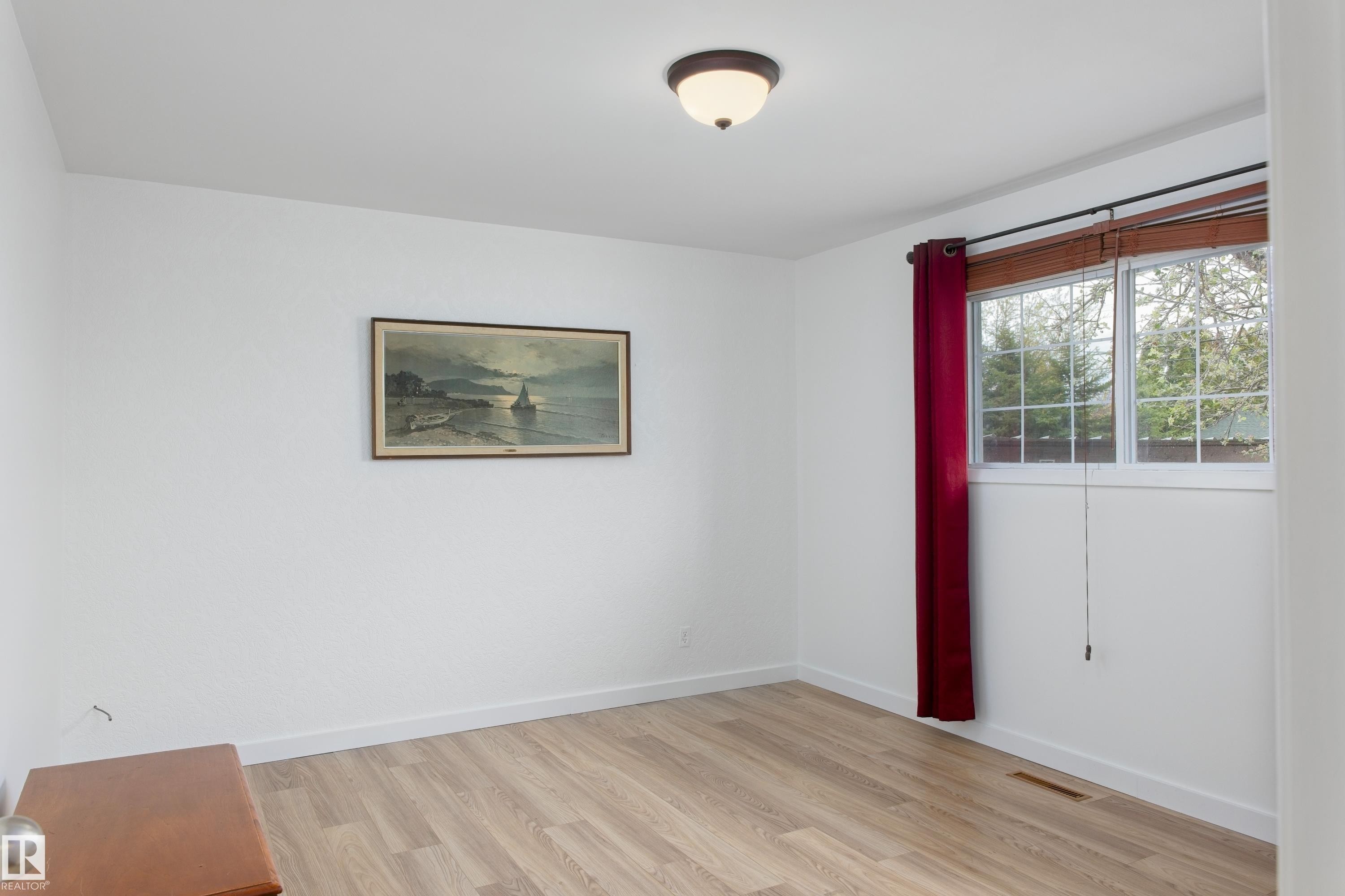 4615 54 Avenue, Barrhead, AB - Indoor Photo Showing Other Room