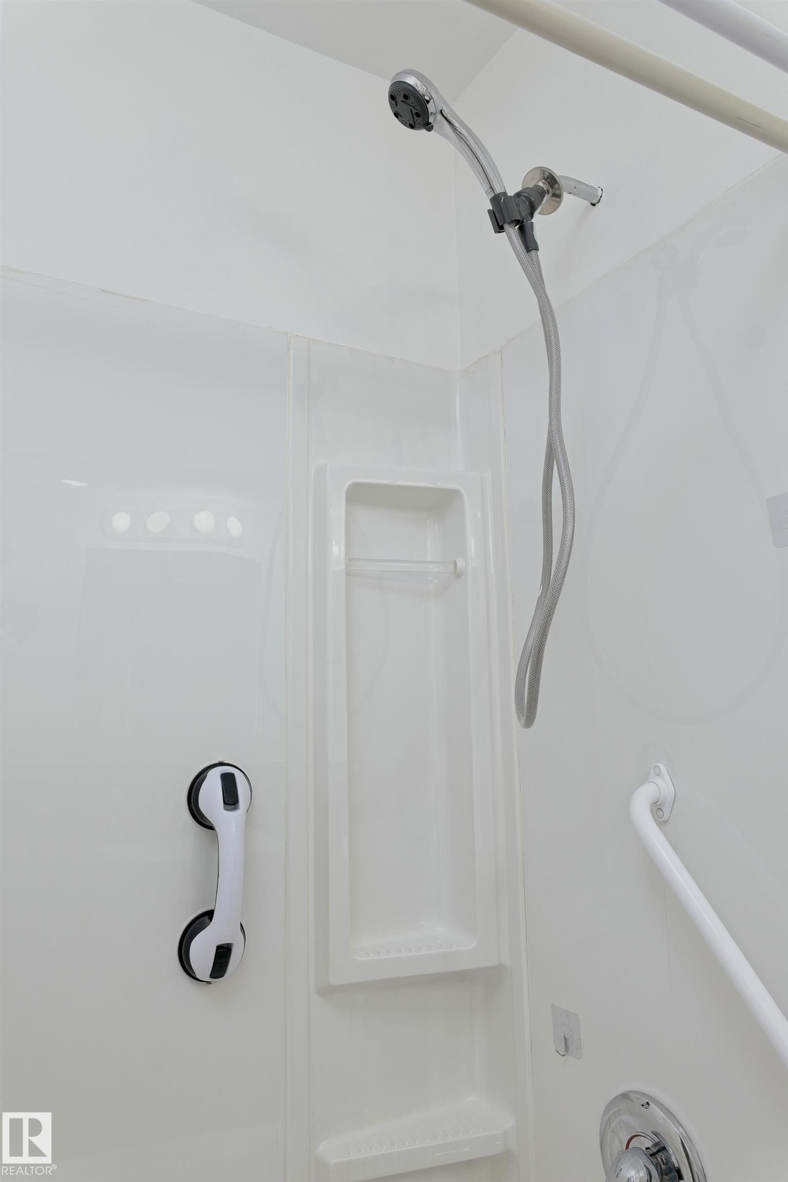 4615 54 Avenue, Barrhead, AB - Photo Showing Bathroom