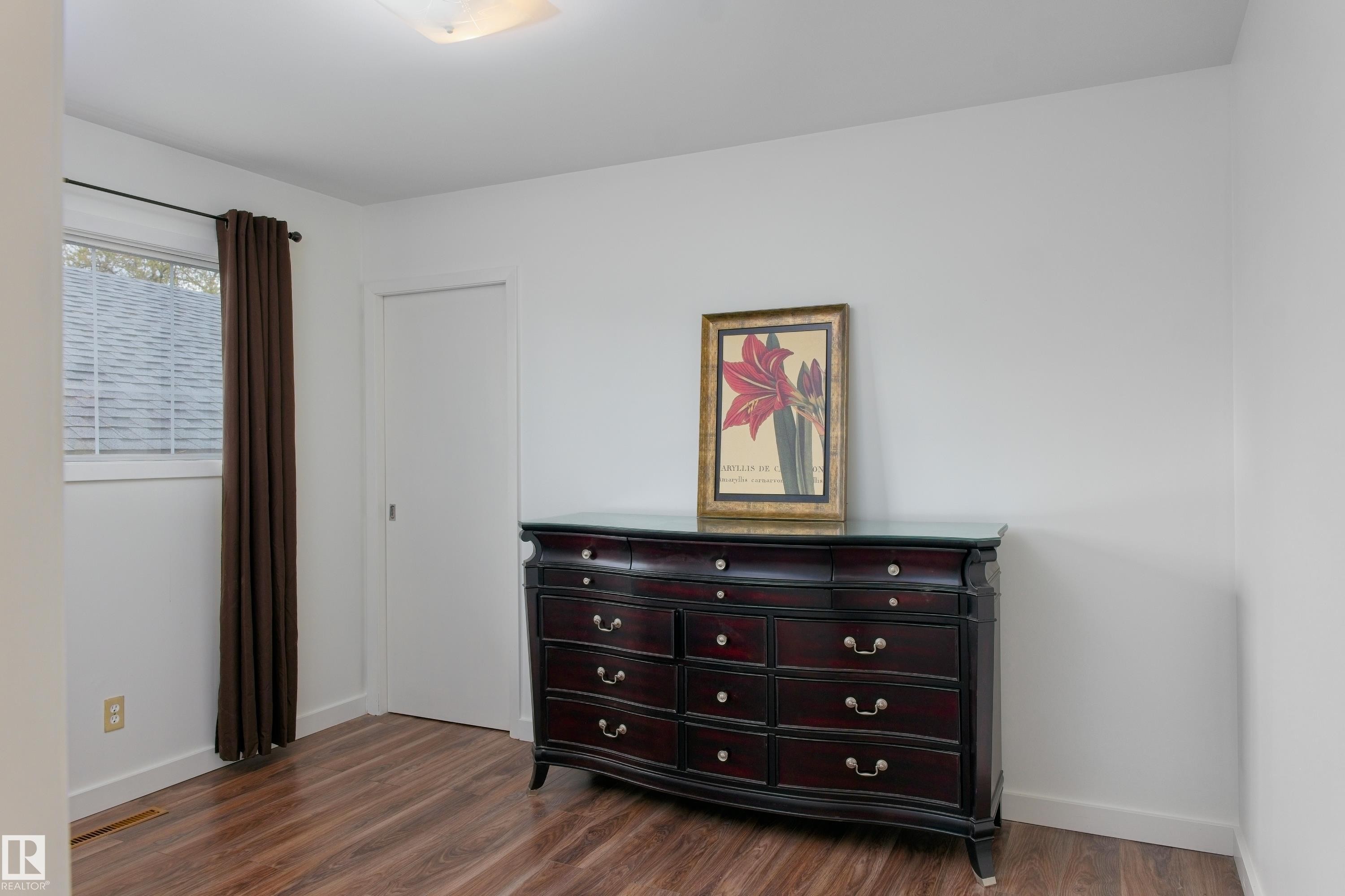 4615 54 Avenue, Barrhead, AB - Indoor
