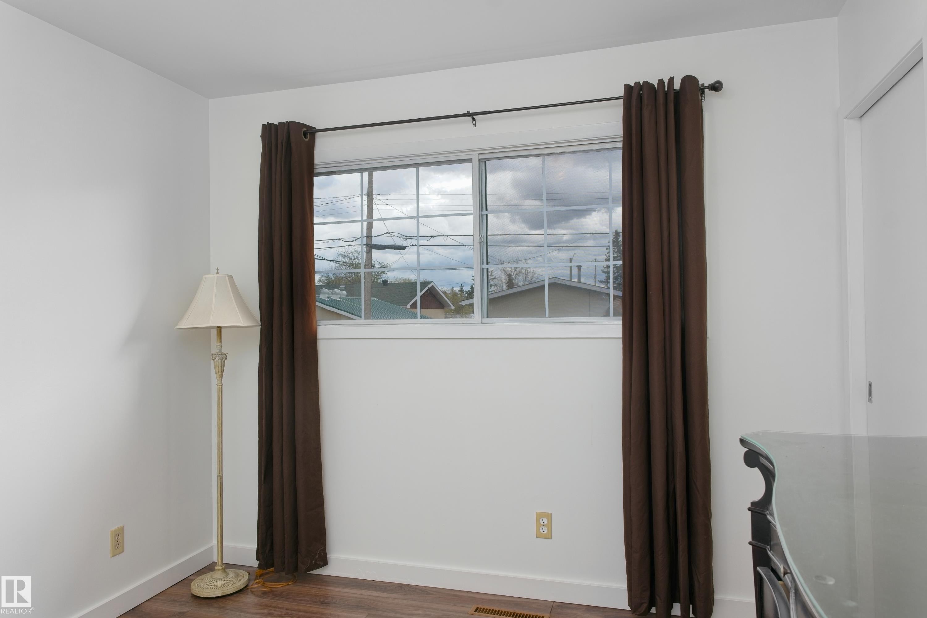 4615 54 Avenue, Barrhead, AB - Indoor Photo Showing Other Room