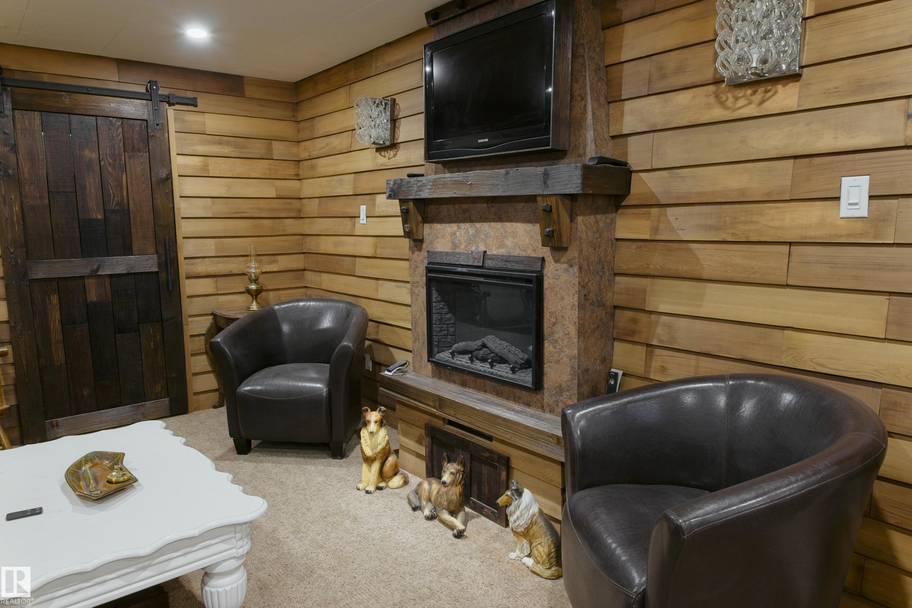 4615 54 Avenue, Barrhead, AB - Indoor With Fireplace
