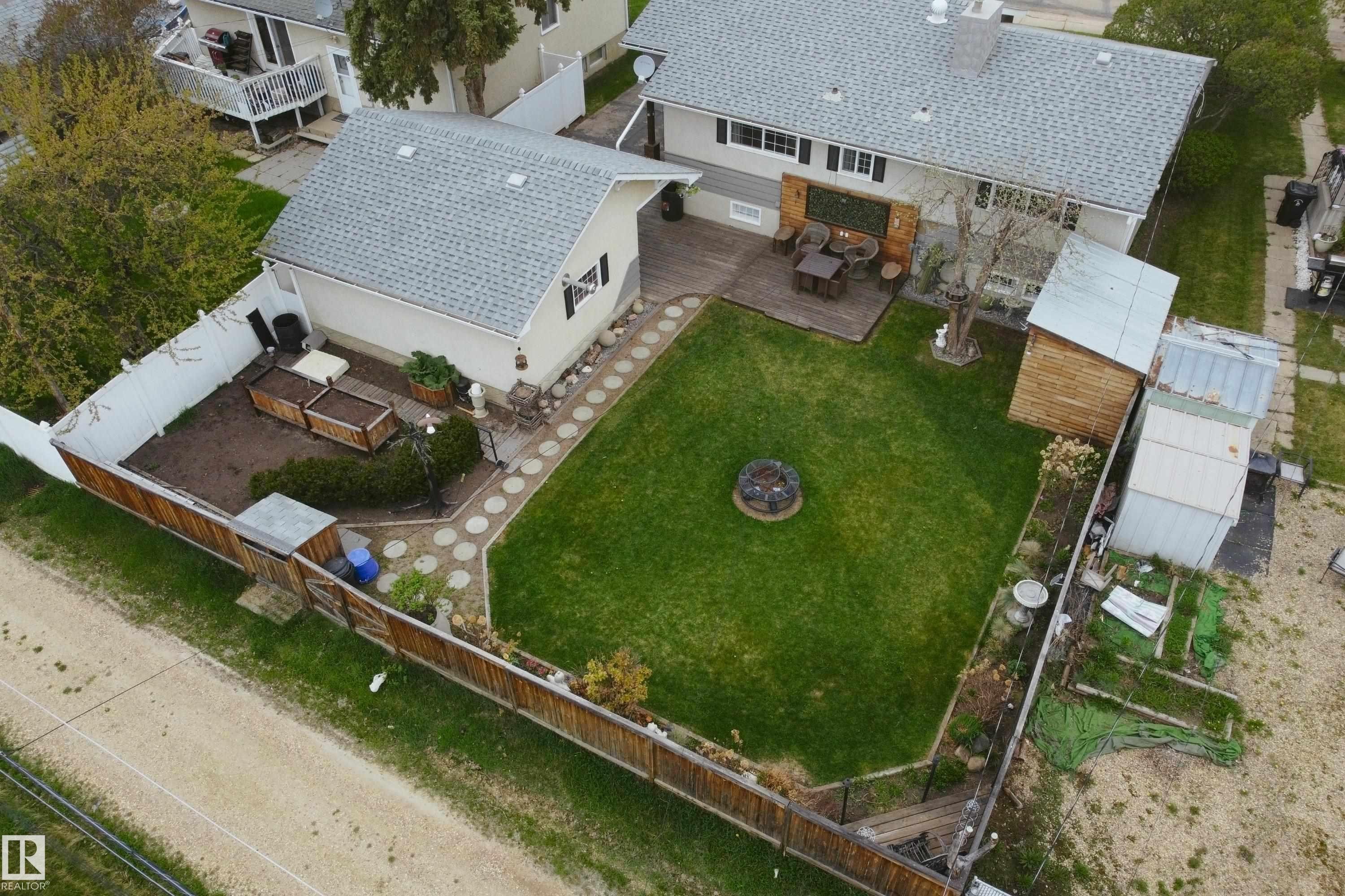 4615 54 Avenue, Barrhead, AB - Outdoor With Deck Patio Veranda