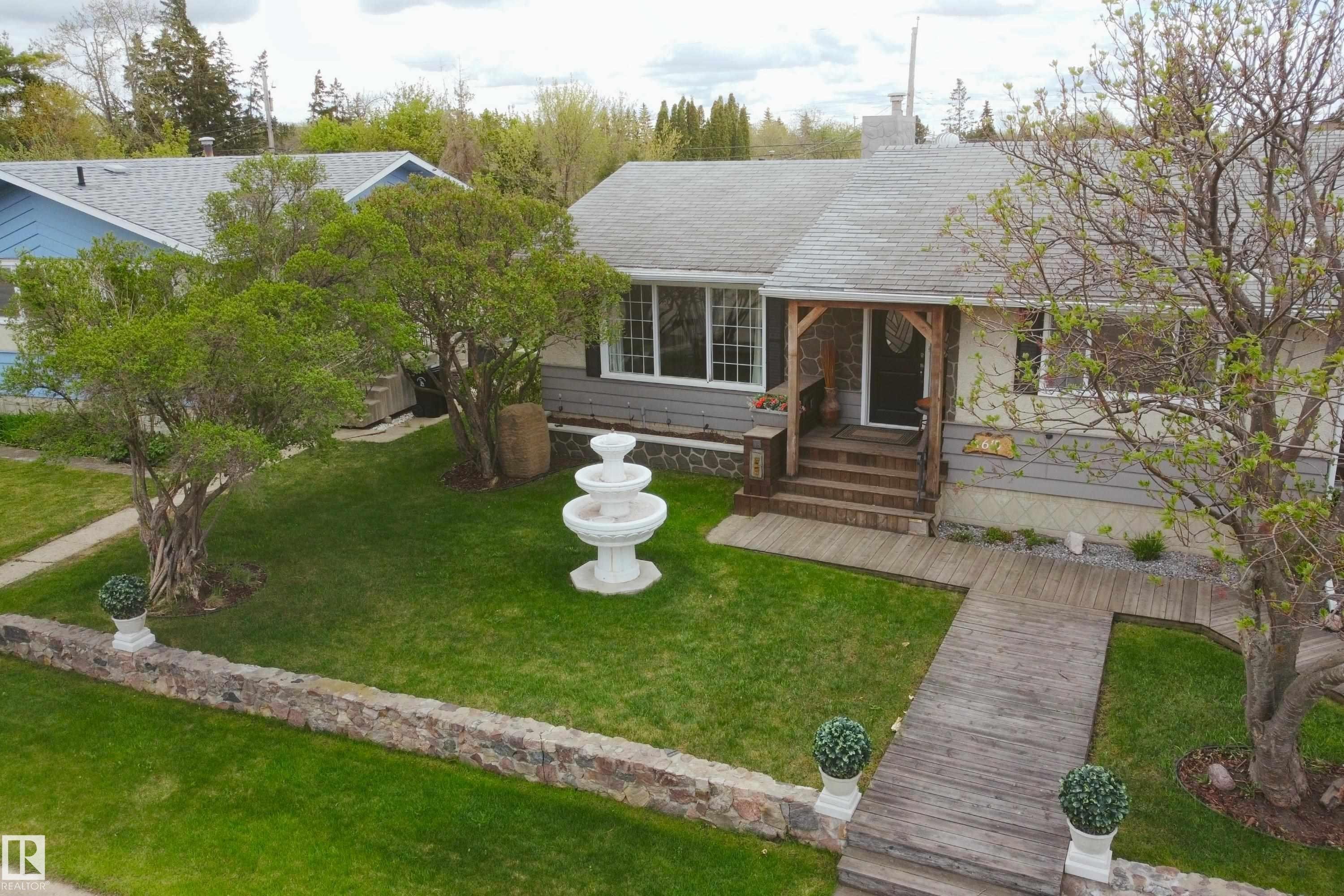 4615 54 Avenue, Barrhead, AB - Outdoor With Deck Patio Veranda