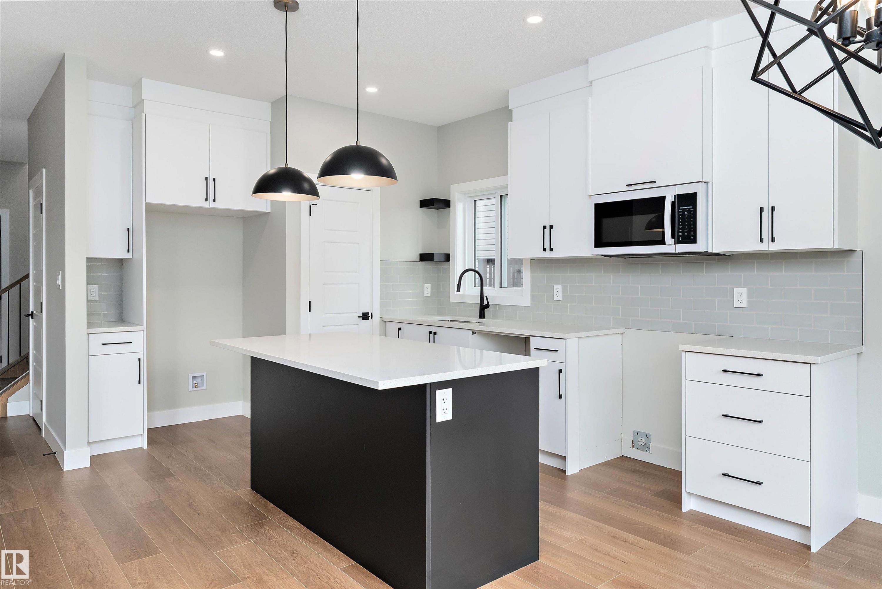 14 Southbridge Drive, Calmar, AB - Indoor Photo Showing Kitchen With Upgraded Kitchen