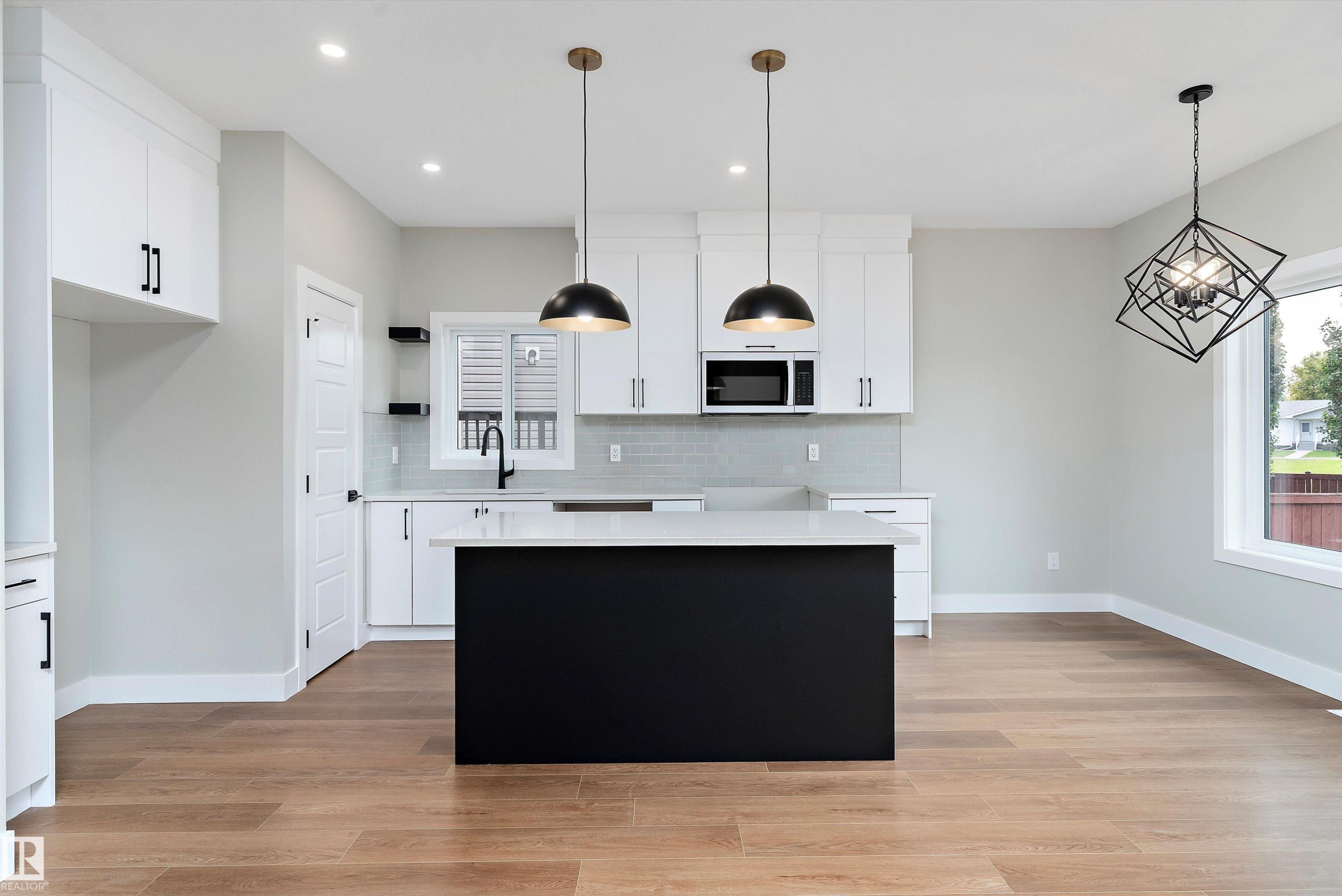 14 Southbridge Drive, Calmar, AB - Indoor Photo Showing Kitchen