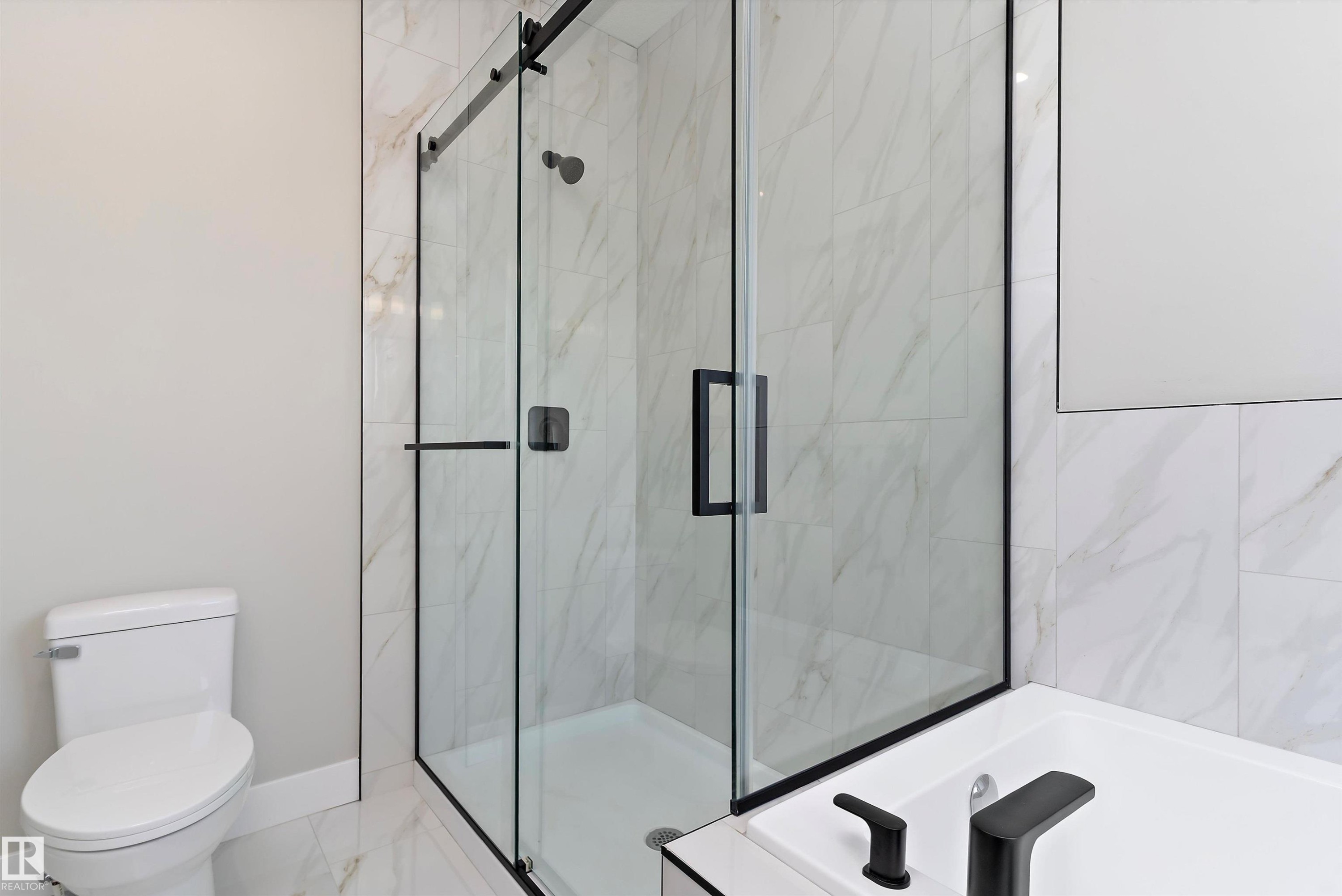 14 Southbridge Drive, Calmar, AB - Indoor Photo Showing Bathroom