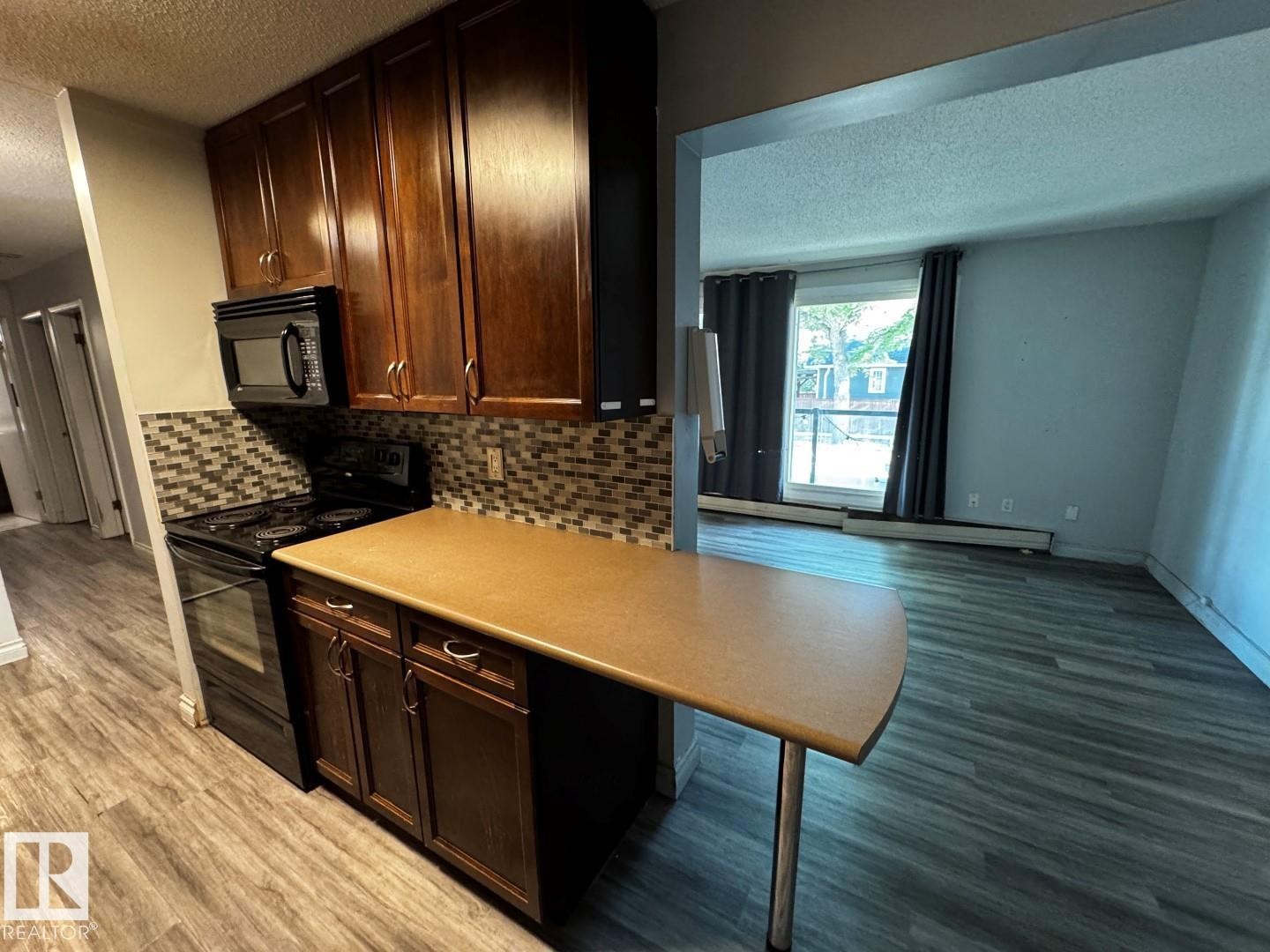 203 10415 93 Street, Edmonton, AB
