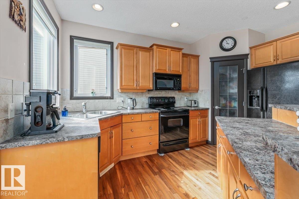 5015 Thibault Way, Edmonton, AB
