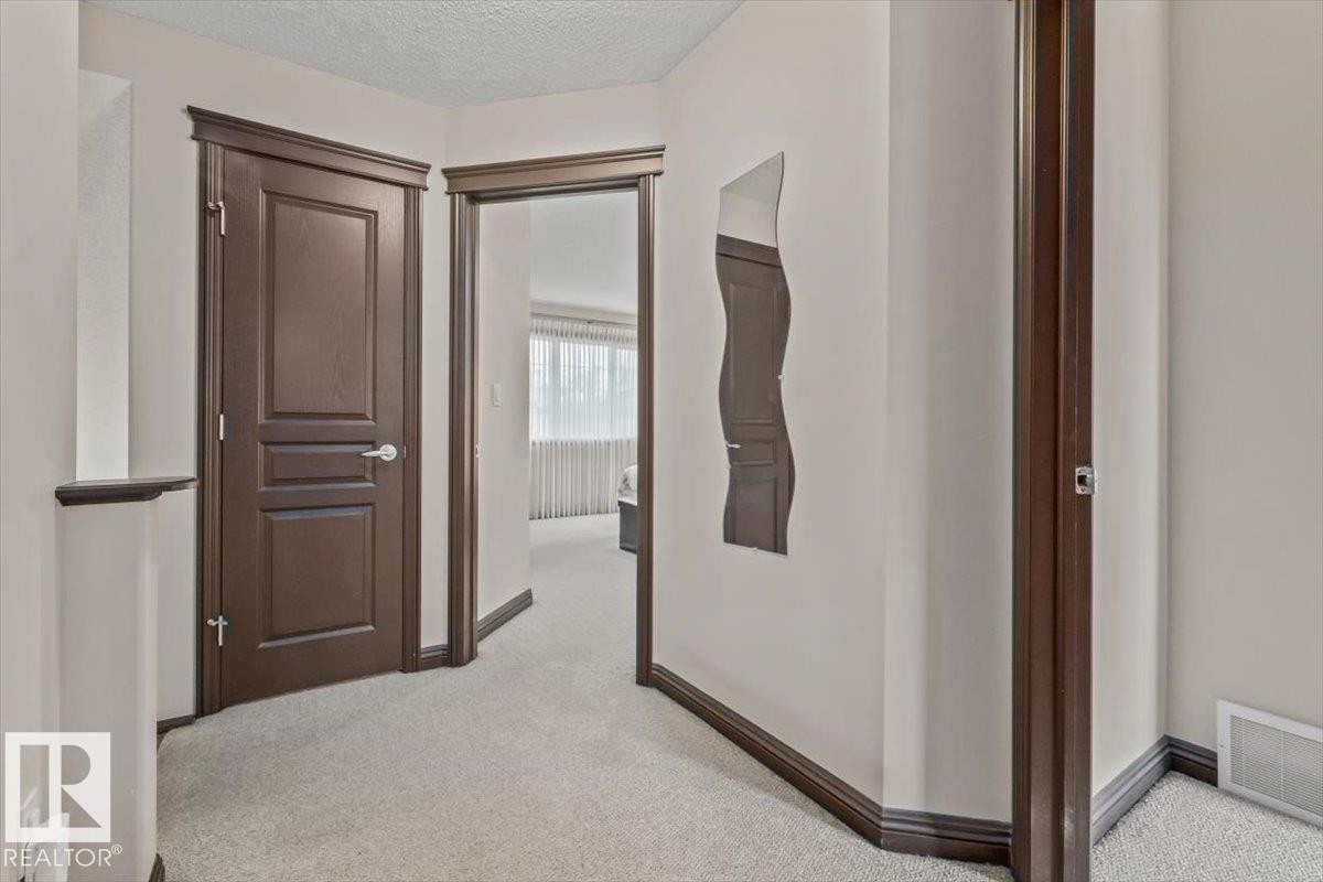 5015 Thibault Way, Edmonton, AB