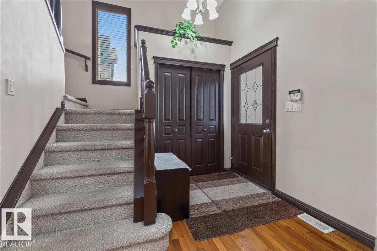 5015 Thibault Way, Edmonton, AB