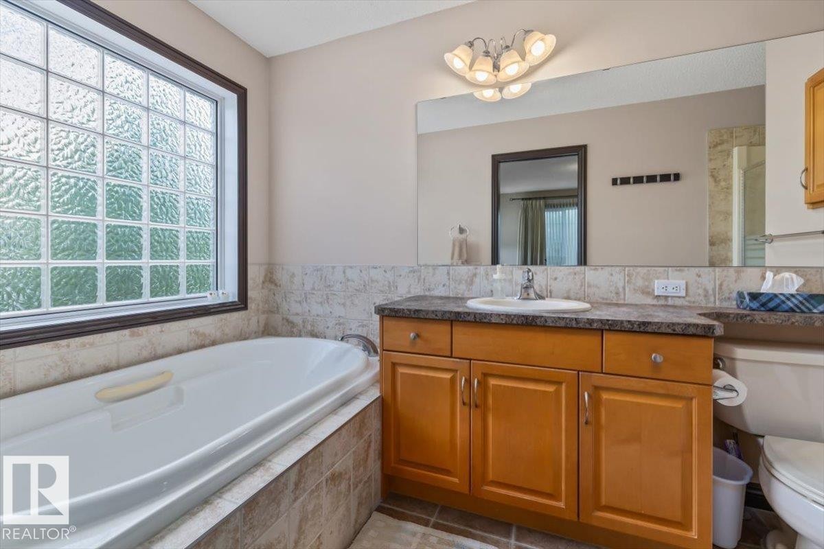 5015 Thibault Way, Edmonton, AB