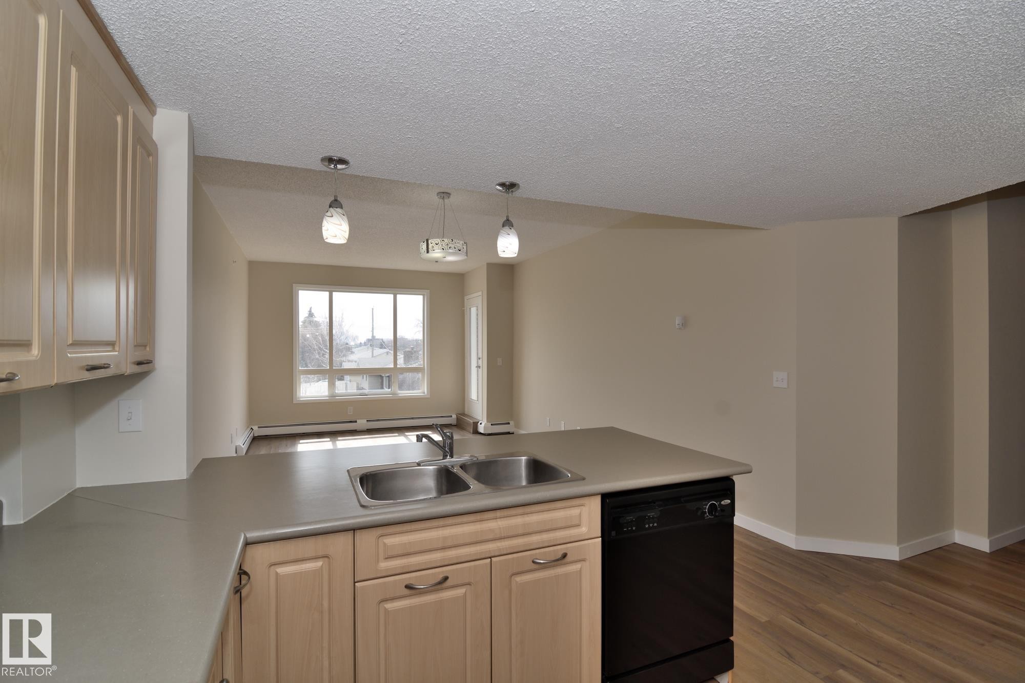 203 6220 134 Avenue, Edmonton, AB
