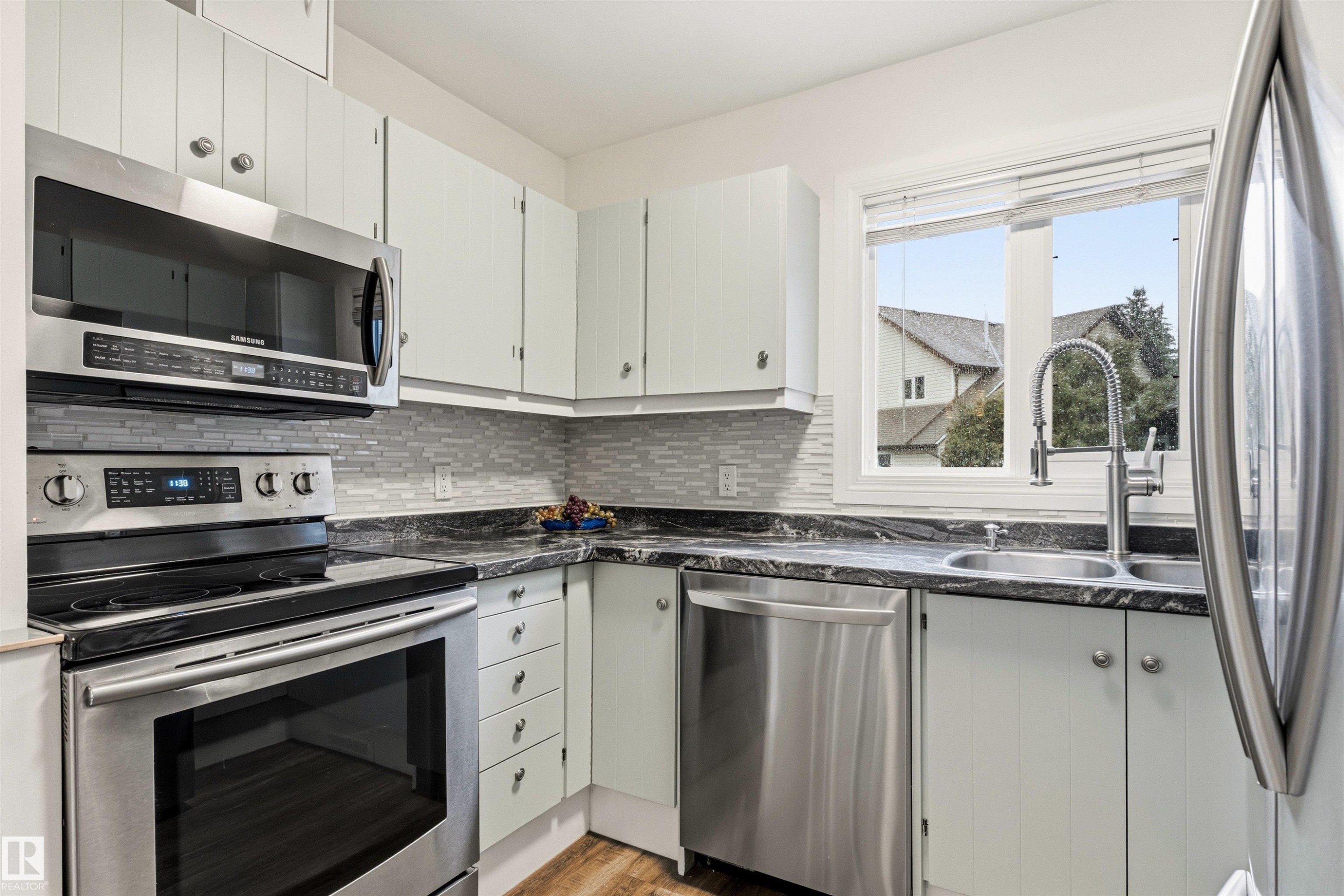 9575 180A Street, Edmonton, AB