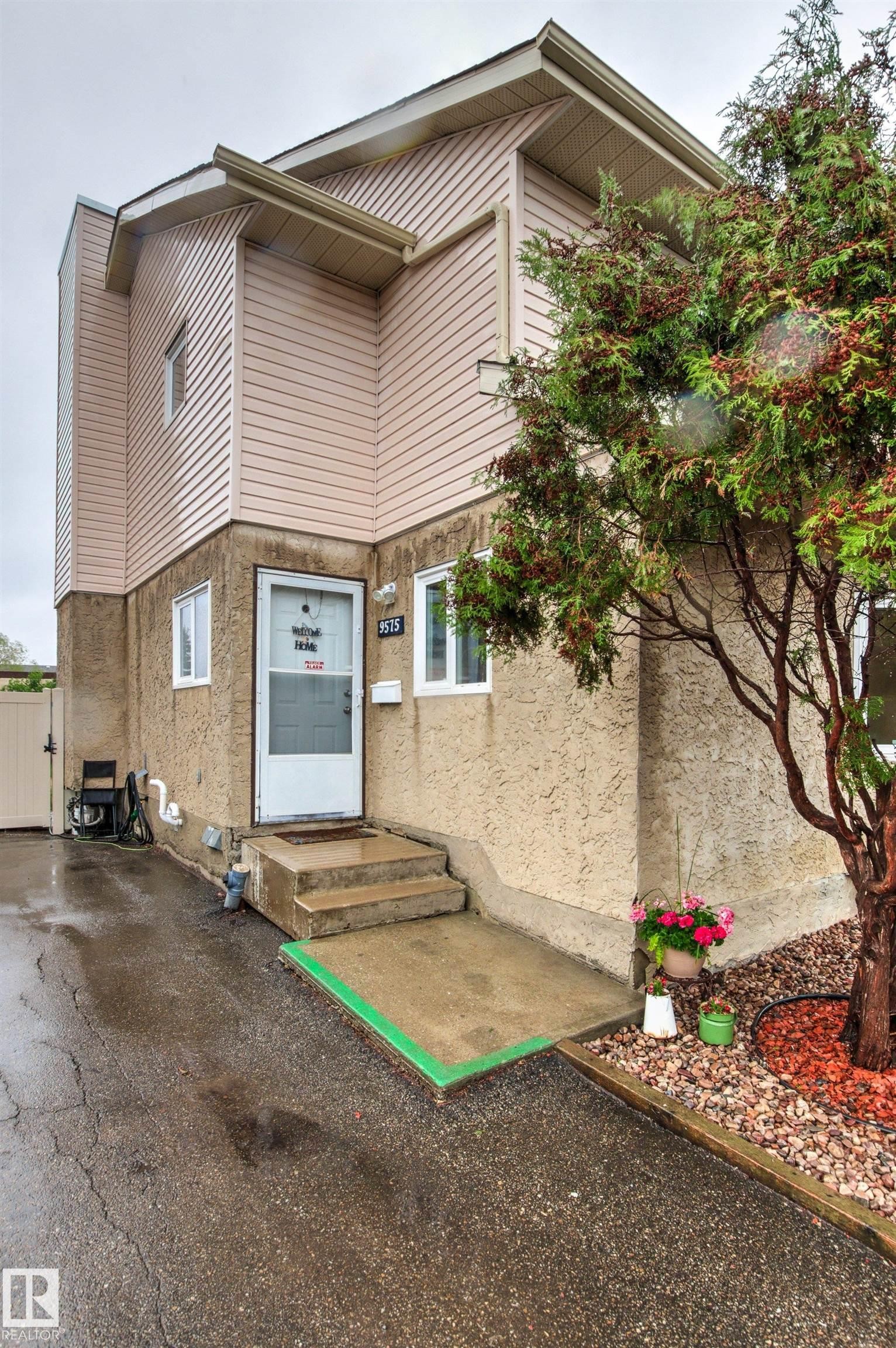 9575 180A Street, Edmonton, AB