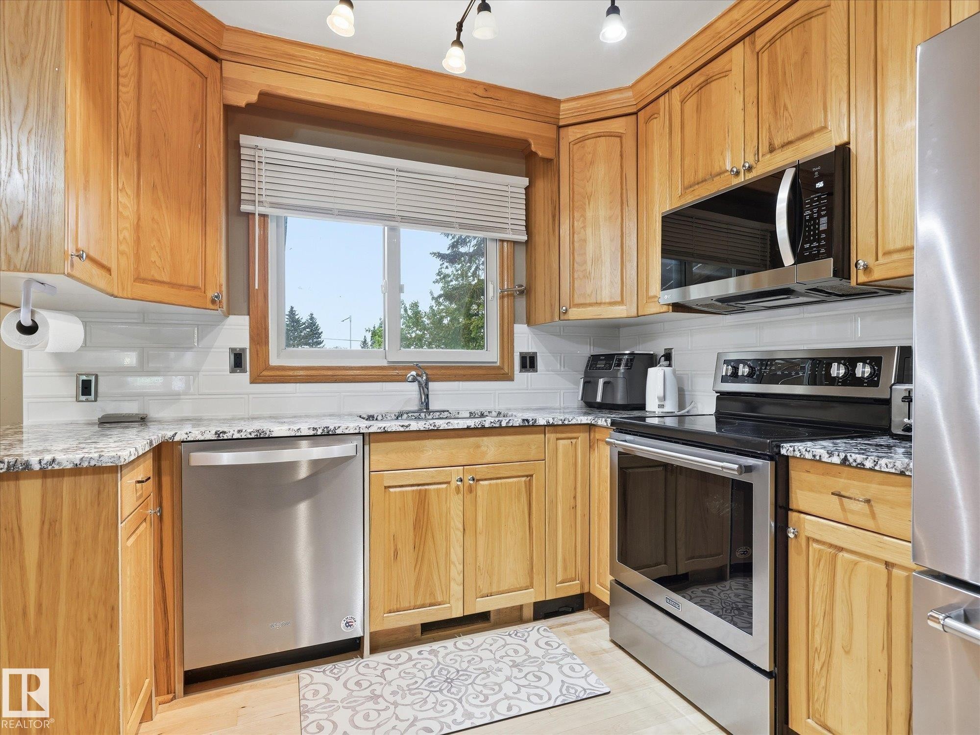 3548 65 Street, Edmonton, AB