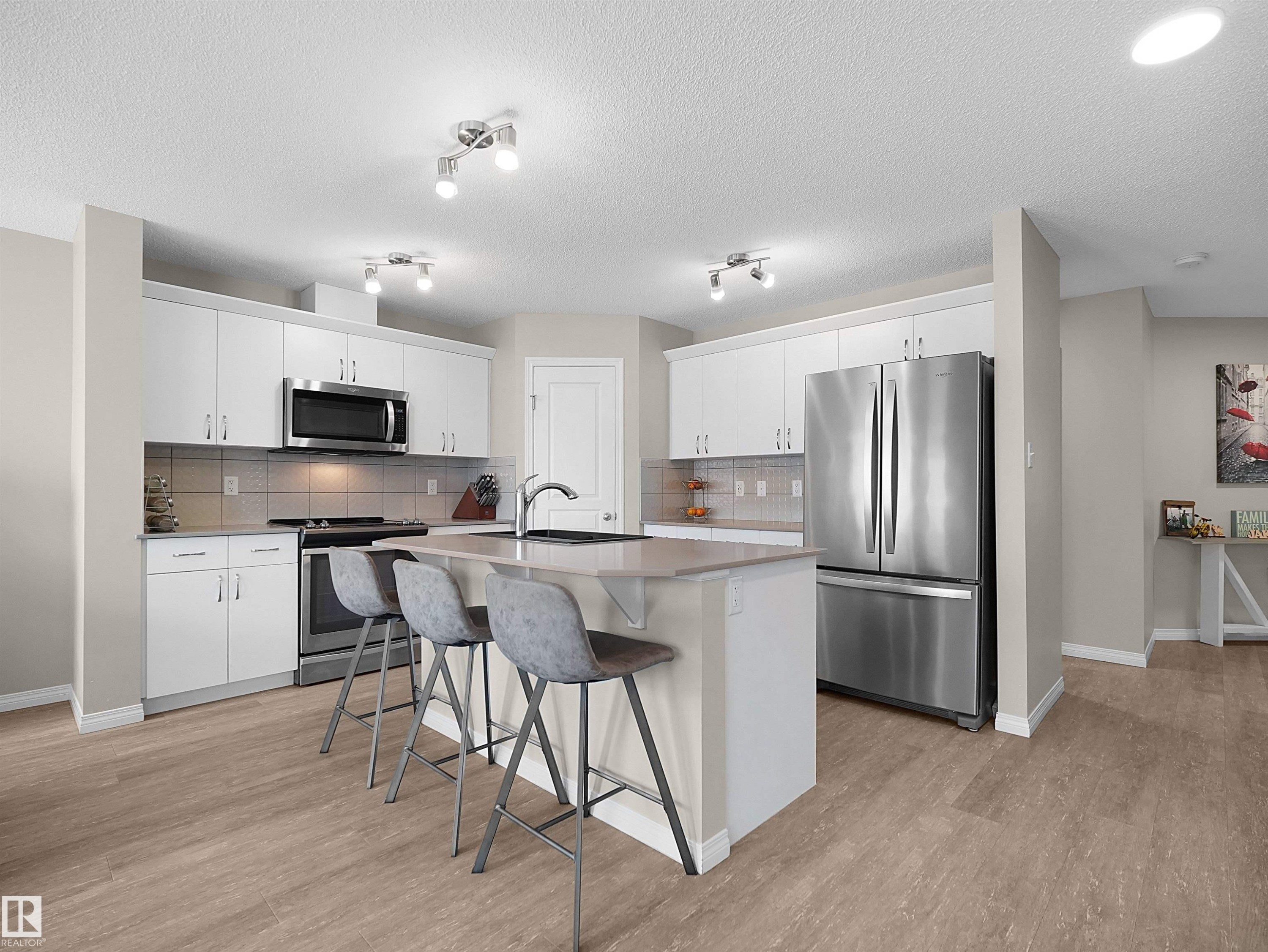 9008 Cooper Link Link Sw, Edmonton, AB - Indoor Photo Showing Kitchen With Upgraded Kitchen