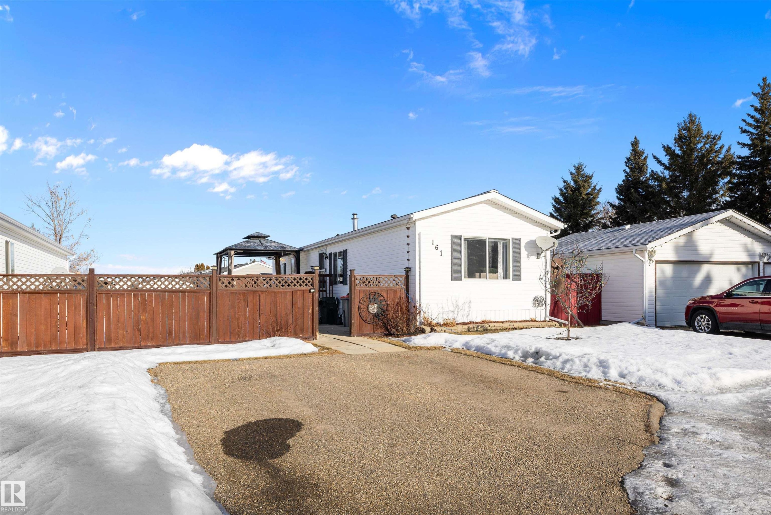 #161 3400 48 St, Stony Plain, AB - Outdoor