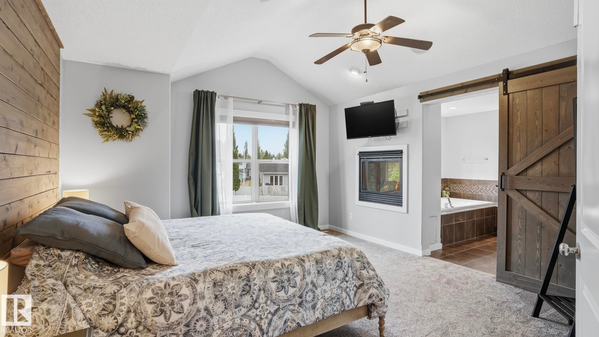 75 Rue Moreau, Beaumont, AB - Indoor Photo Showing Bedroom
