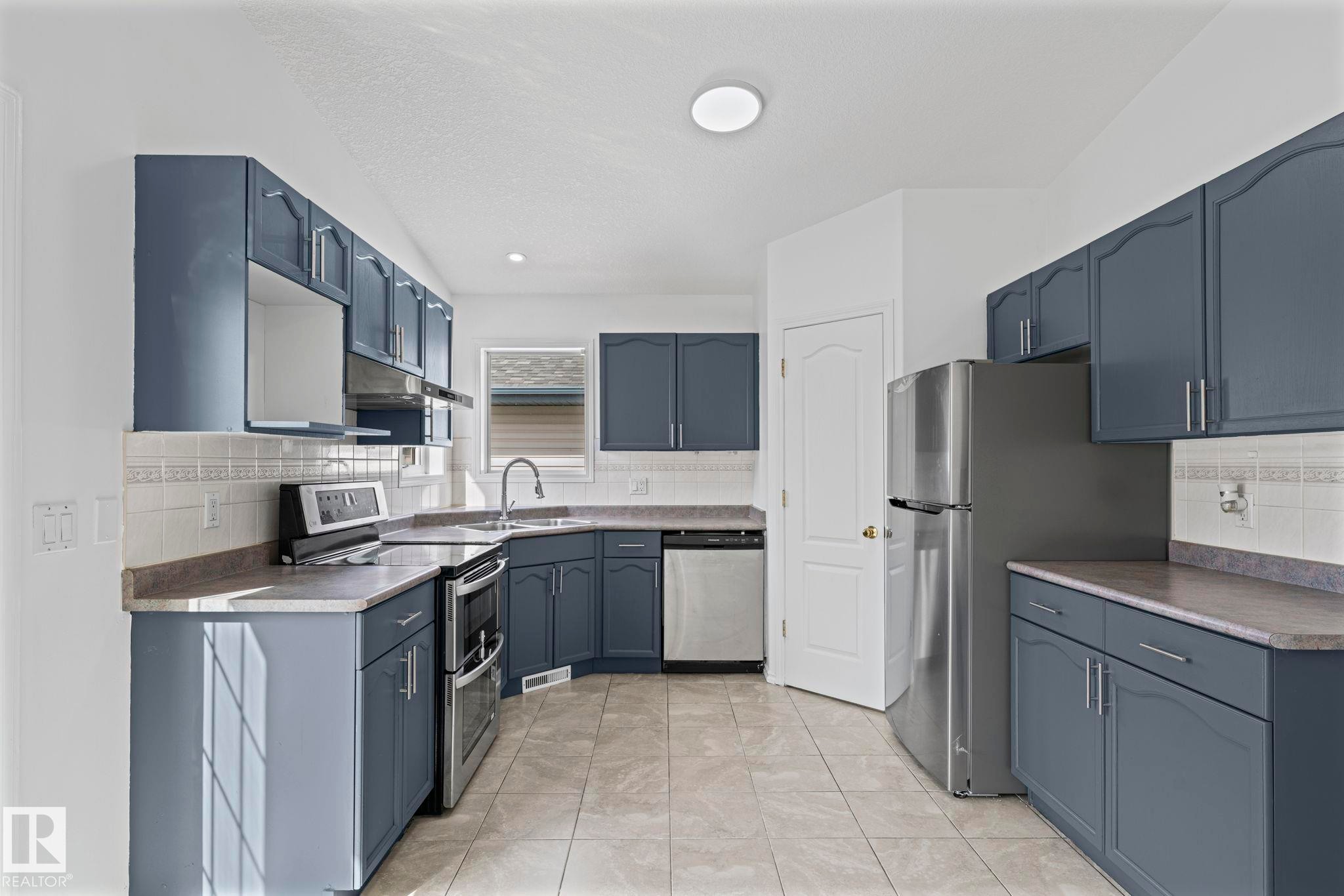 6715 165 Avenue, Edmonton, AB