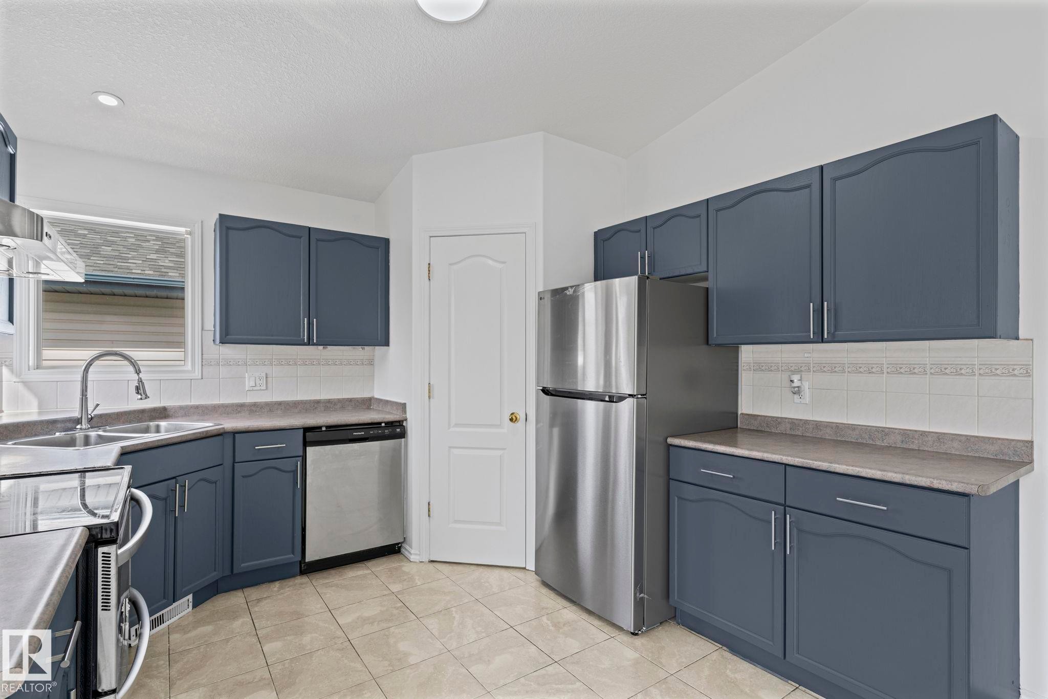 6715 165 Avenue, Edmonton, AB