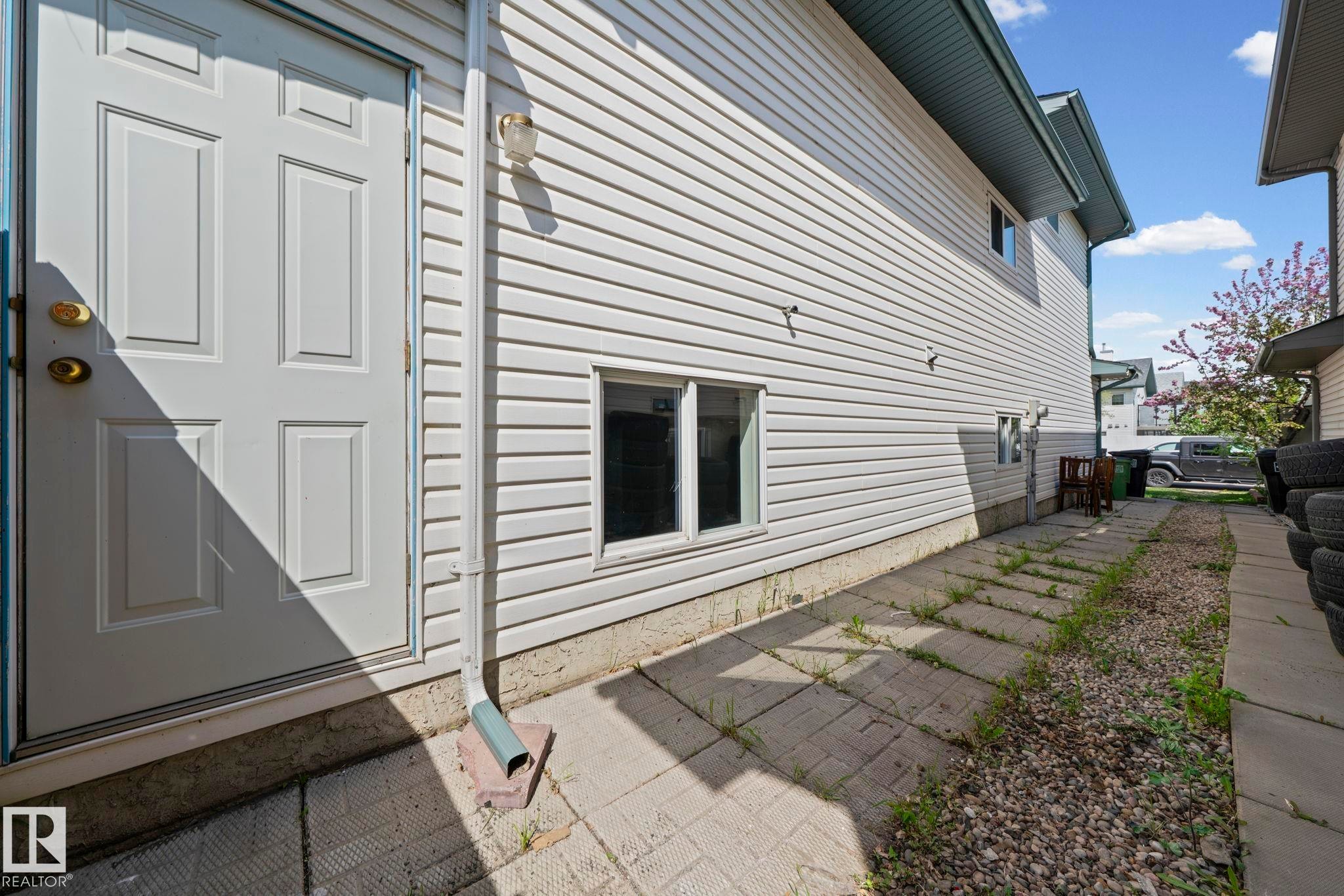 6715 165 Avenue, Edmonton, AB