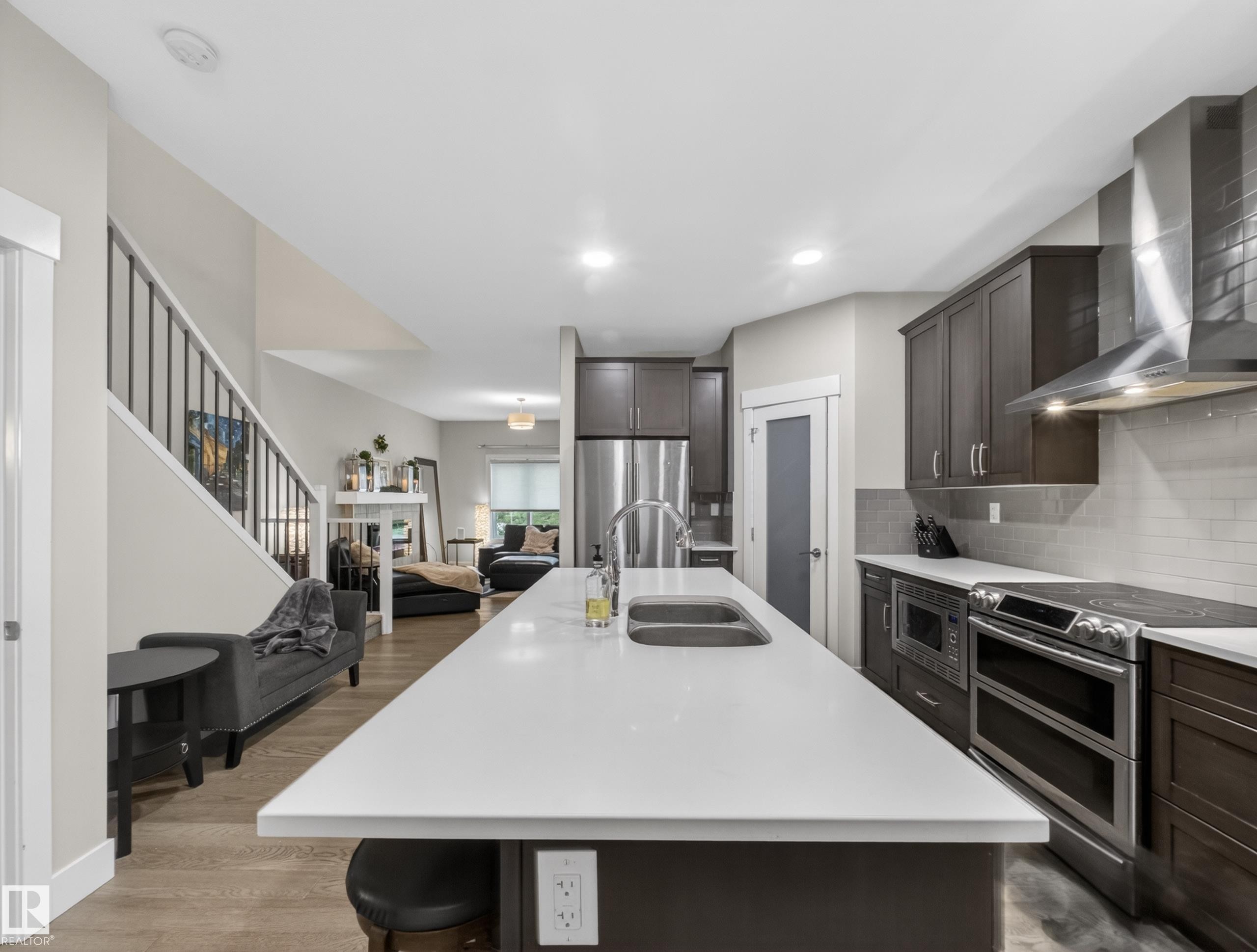 17 Amesbury Wynd, Sherwood Park, AB