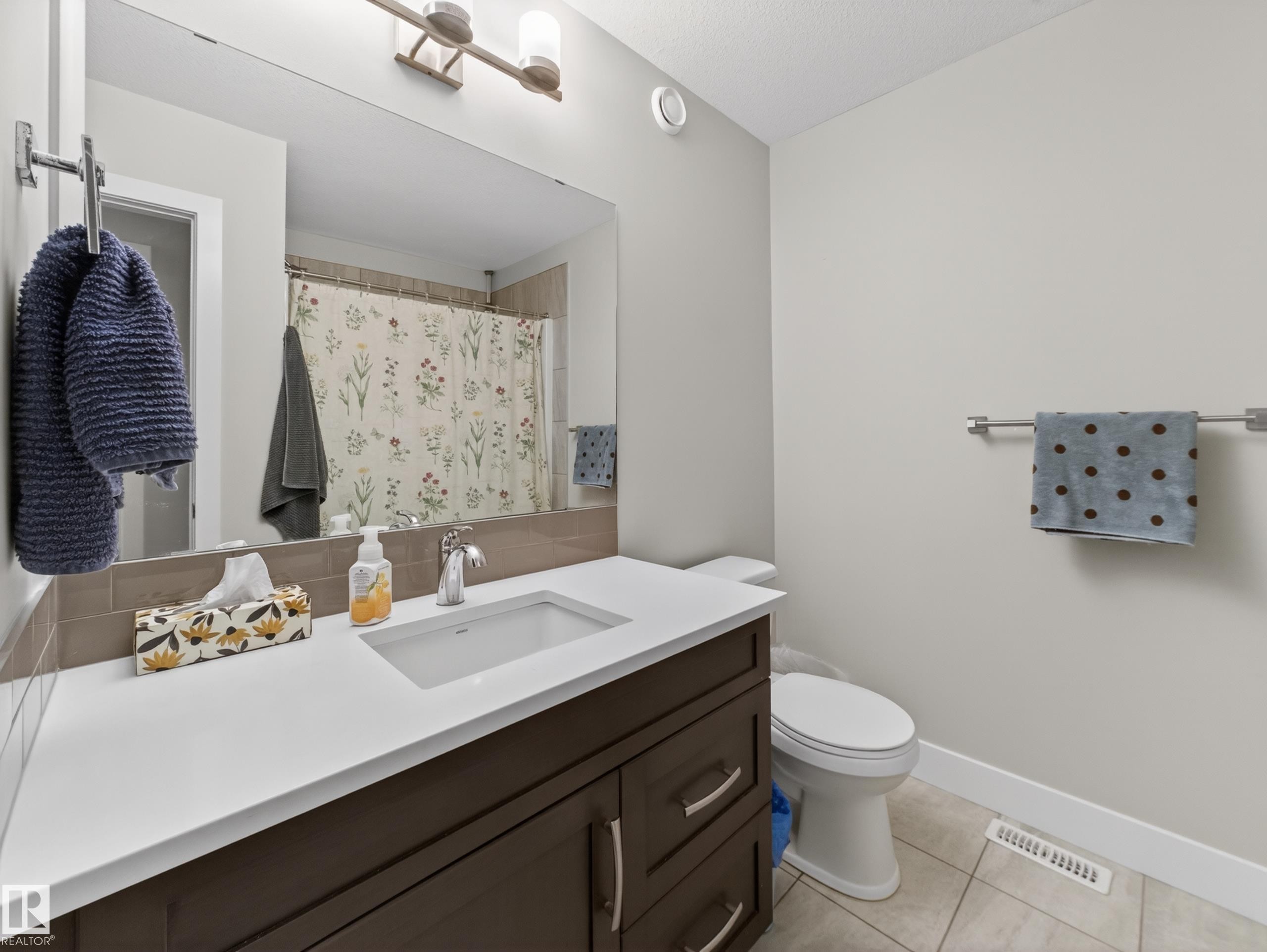 17 Amesbury Wynd, Sherwood Park, AB