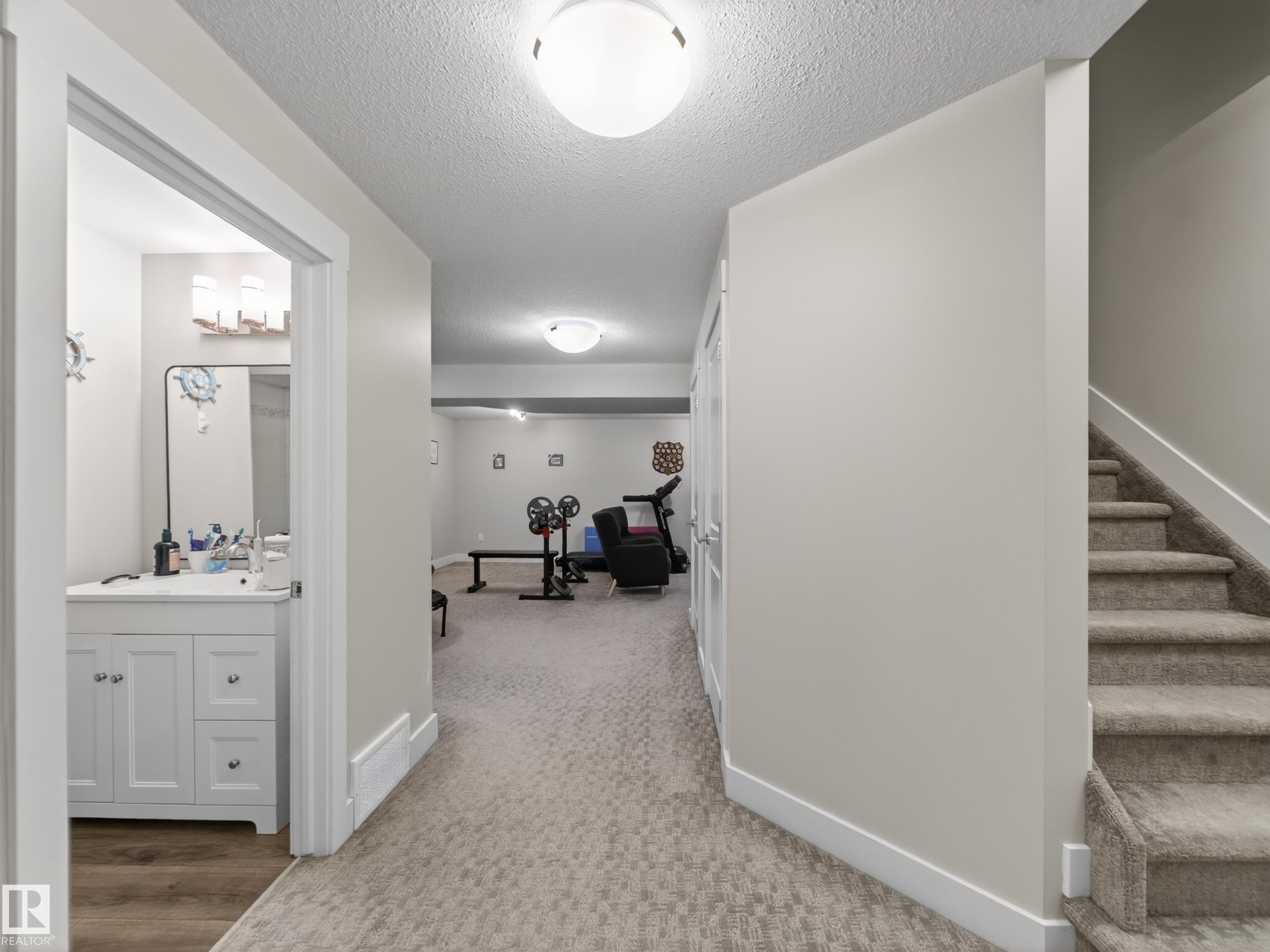 17 Amesbury Wynd, Sherwood Park, AB