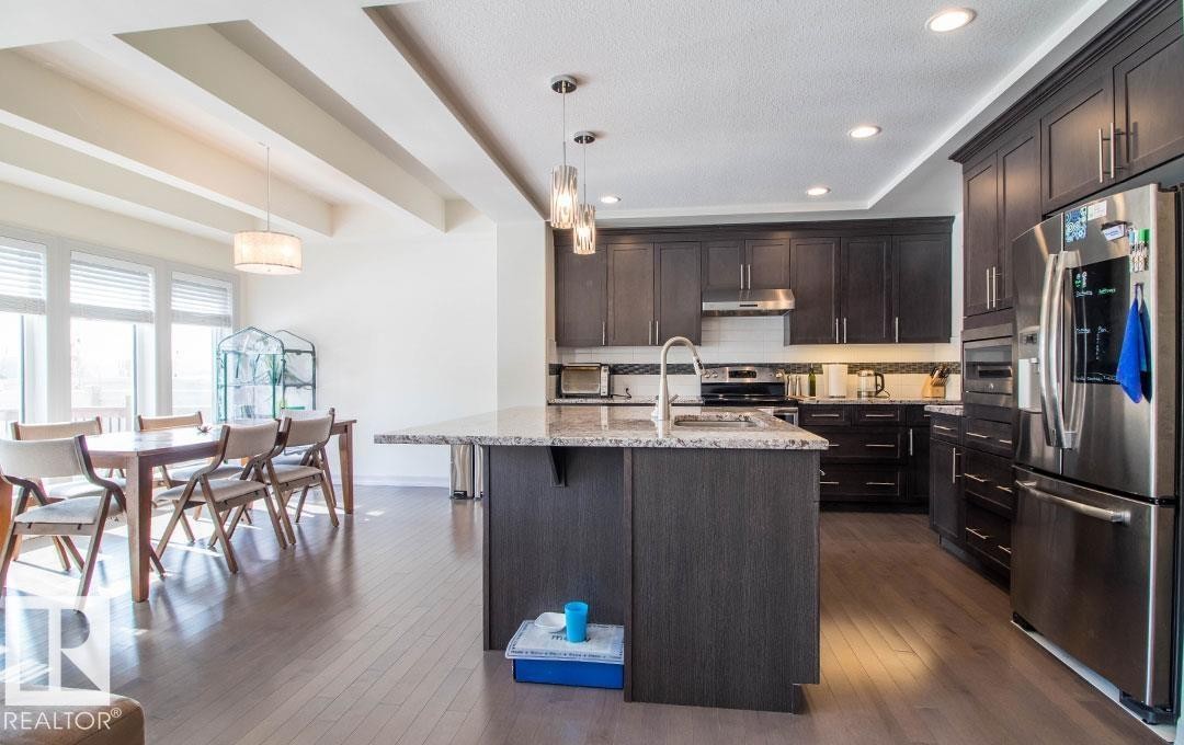 13855 143 Avenue Nw, Edmonton, AB - Indoor Photo Showing Kitchen With Stainless Steel Kitchen With Upgraded Kitchen