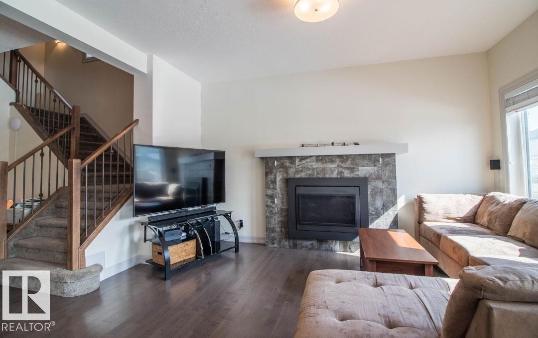 13855 143 Avenue Nw, Edmonton, AB - Indoor Photo Showing Living Room With Fireplace