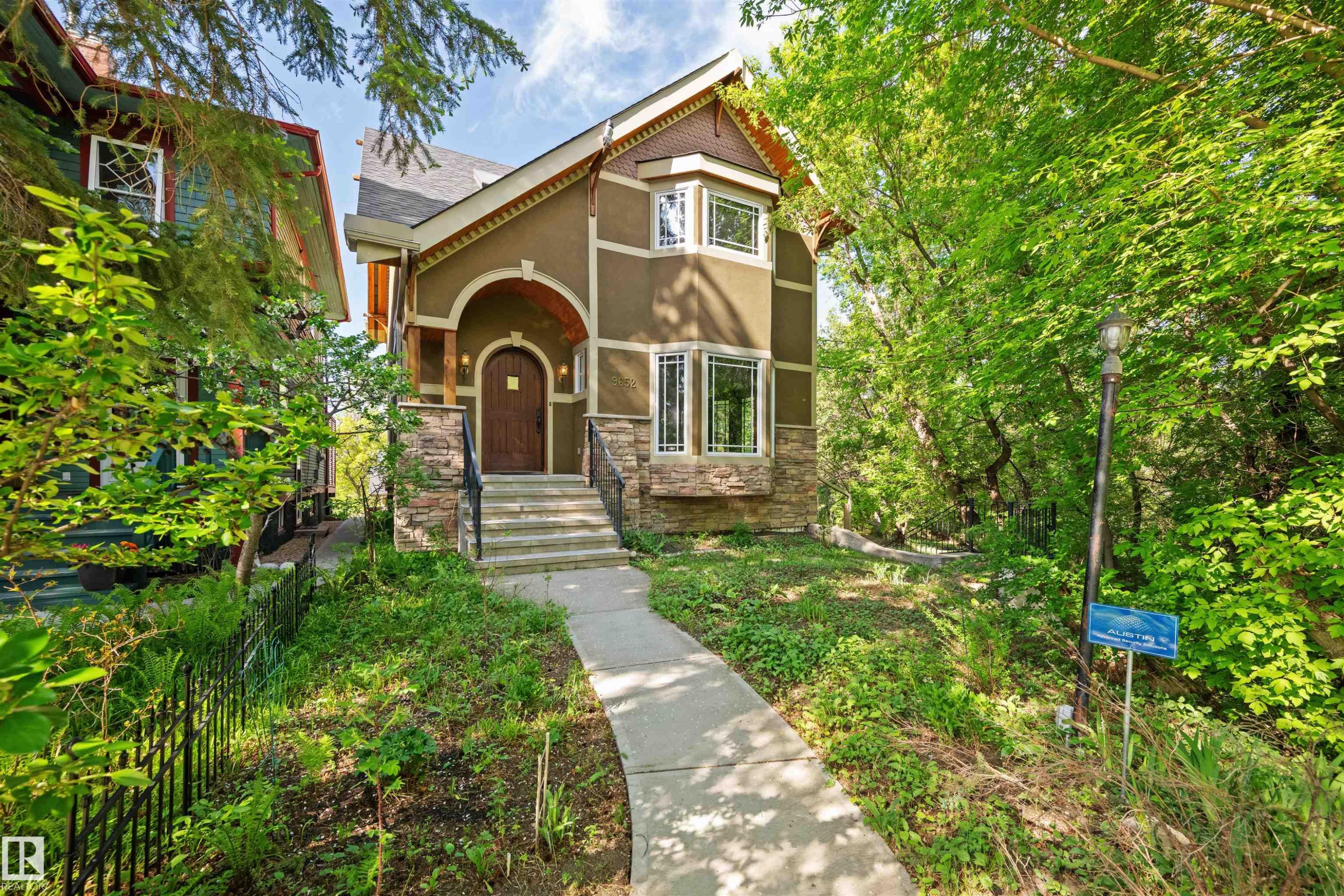 9652 86 Avenue, Edmonton, AB