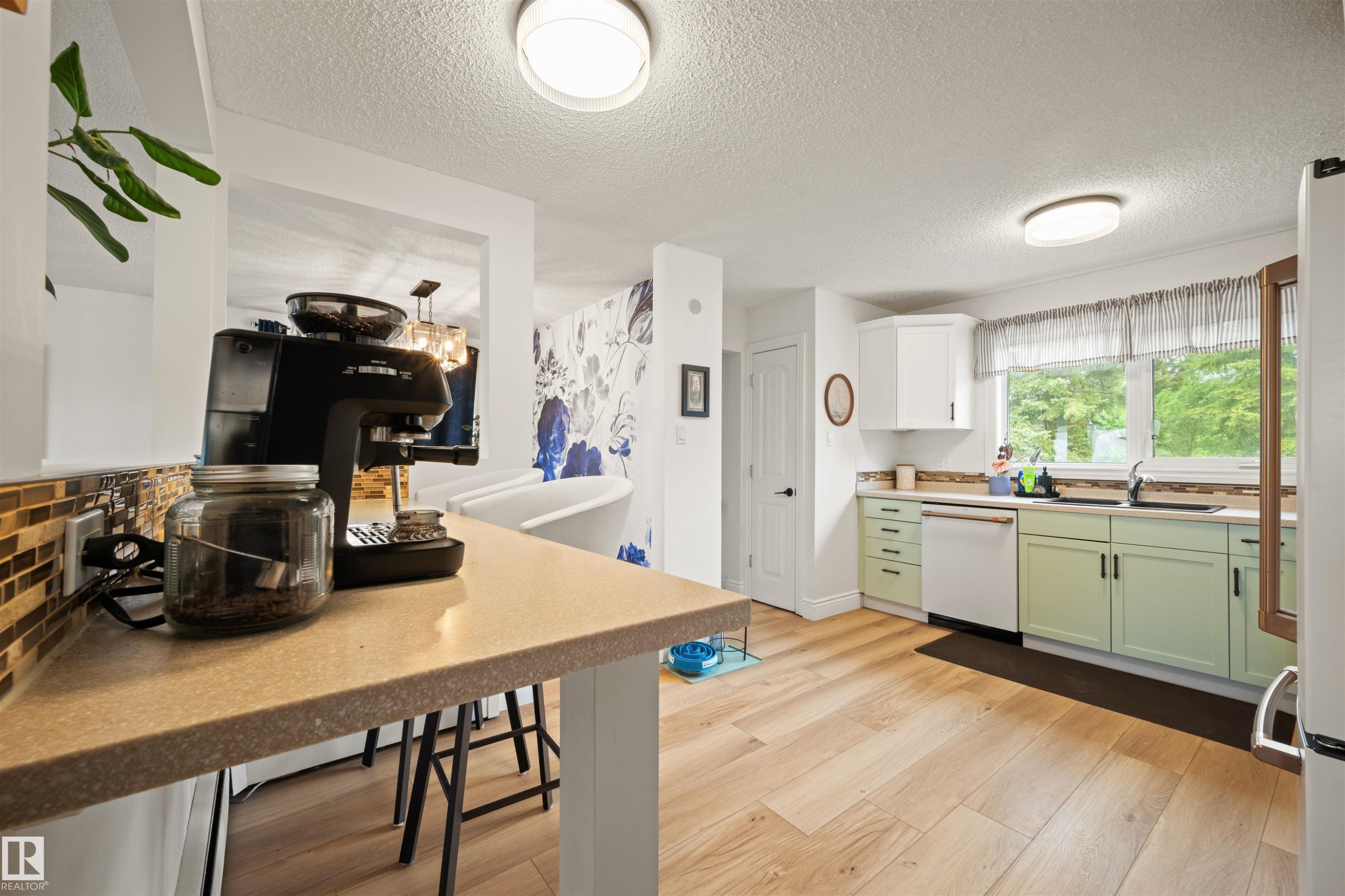 3814 Ada Boulevard, Edmonton, AB