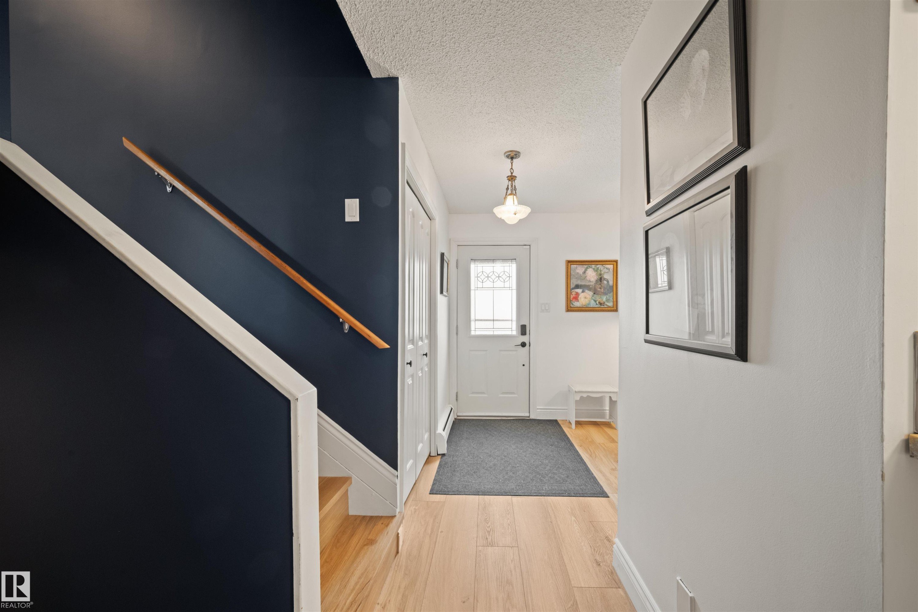 3814 Ada Boulevard, Edmonton, AB
